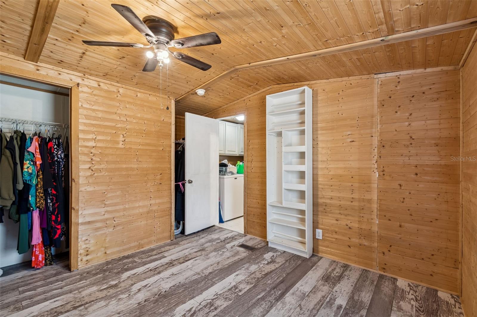 Image 12 of 100 For 6411 Holloman Creek Court