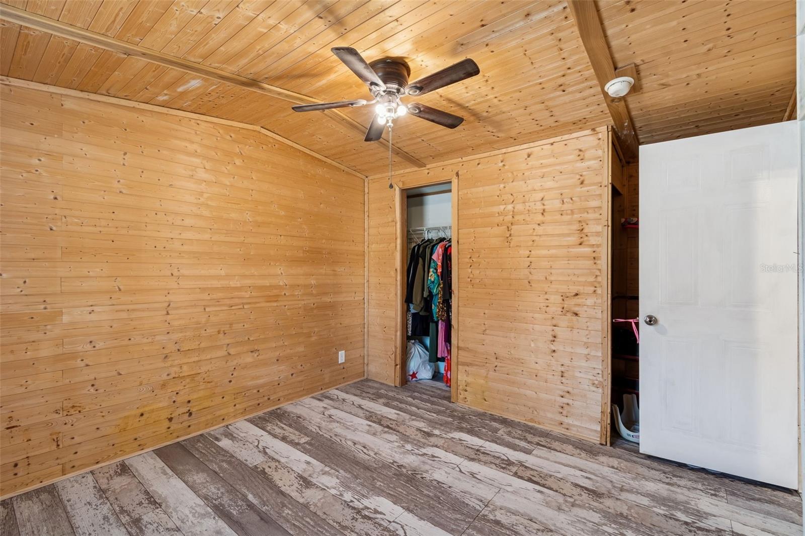 Image 13 of 100 For 6411 Holloman Creek Court