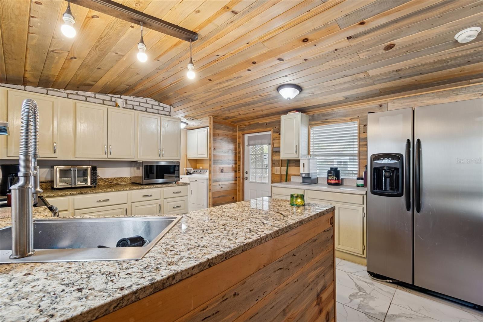 Image 22 of 100 For 6411 Holloman Creek Court