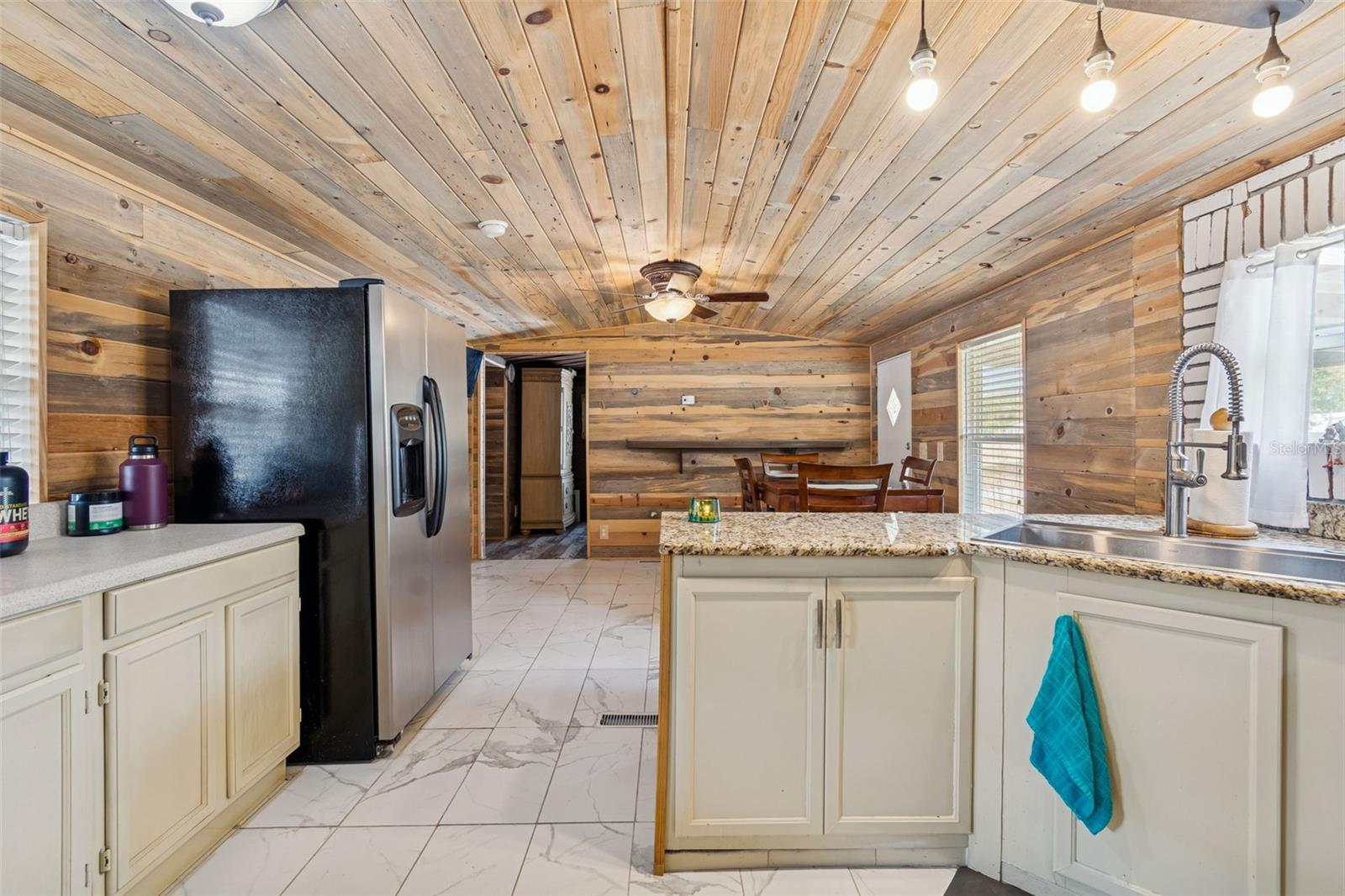 Image 29 of 100 For 6411 Holloman Creek Court