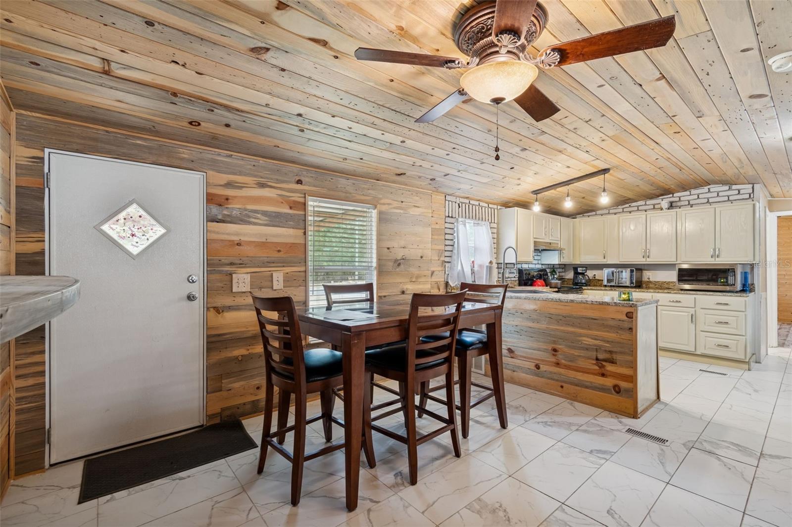 Image 34 of 100 For 6411 Holloman Creek Court