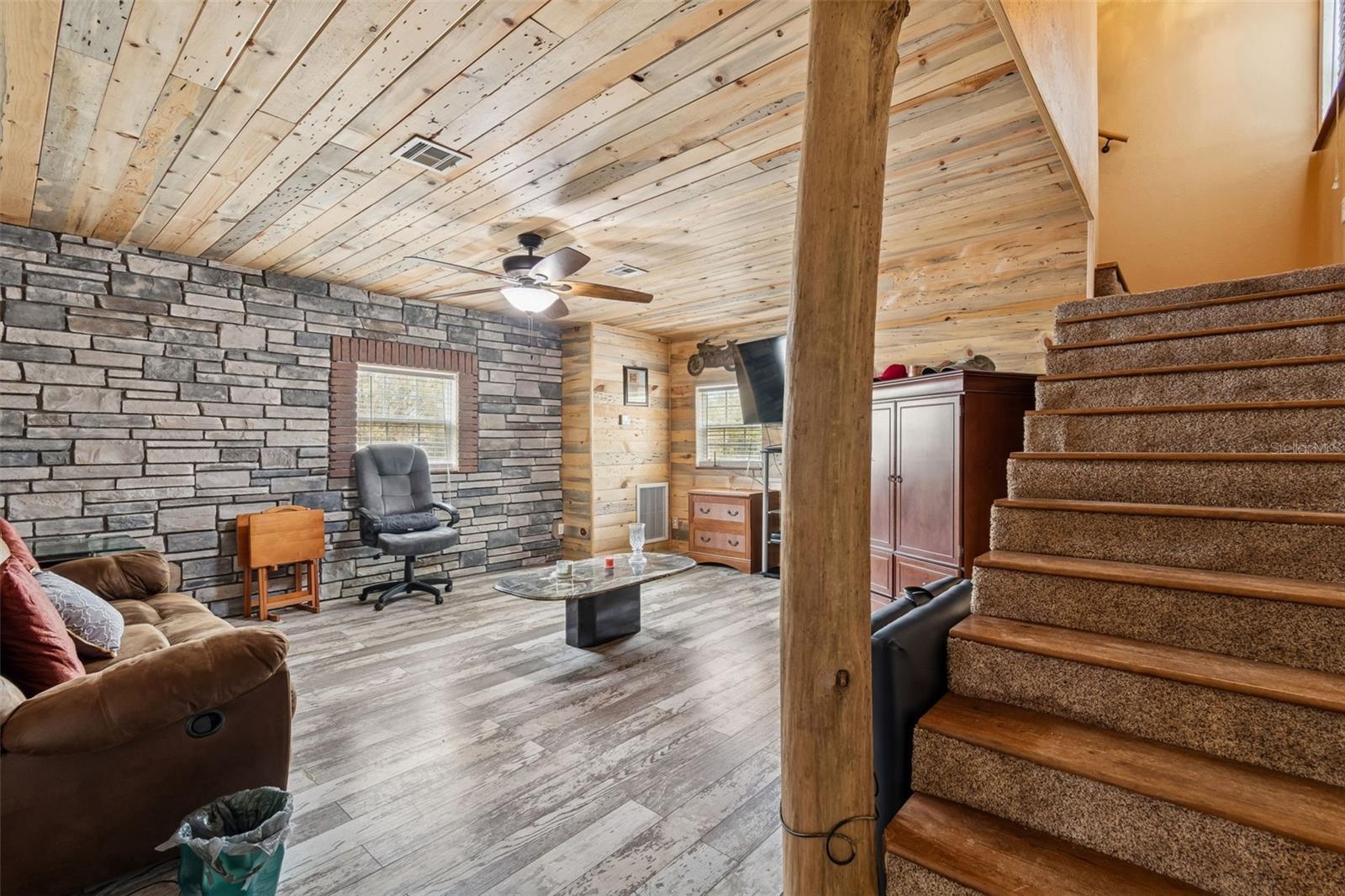 Image 35 of 100 For 6411 Holloman Creek Court