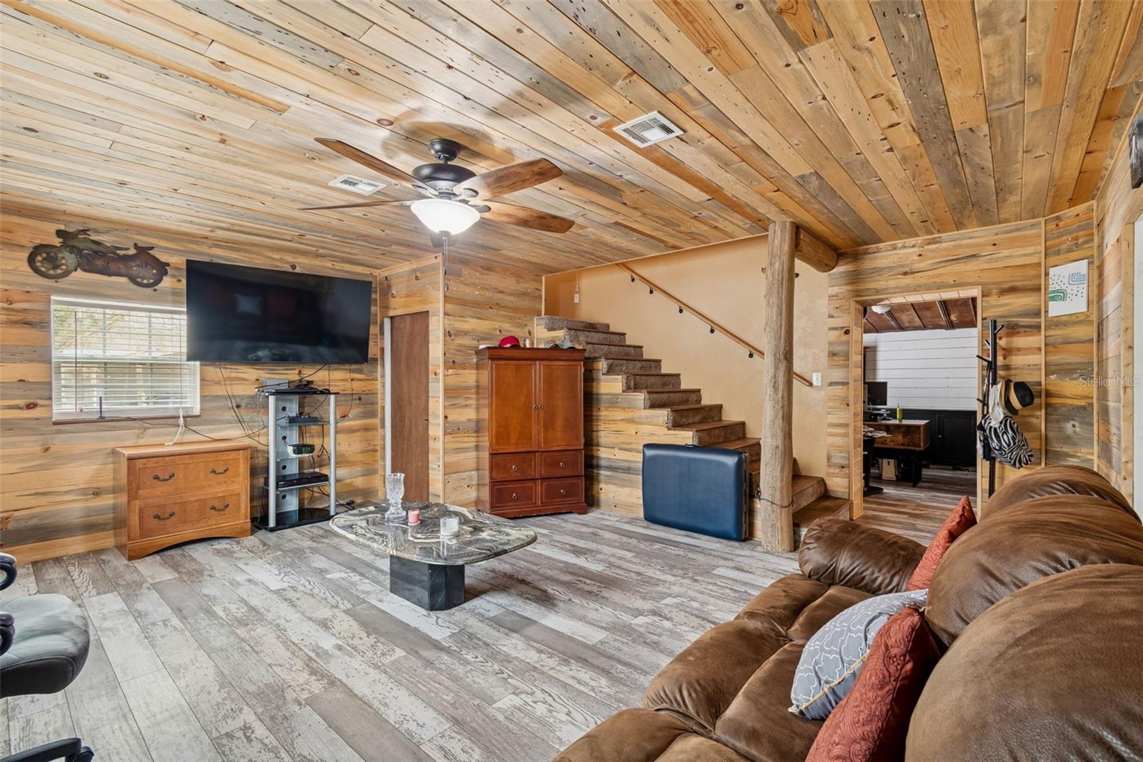 Image 38 of 100 For 6411 Holloman Creek Court