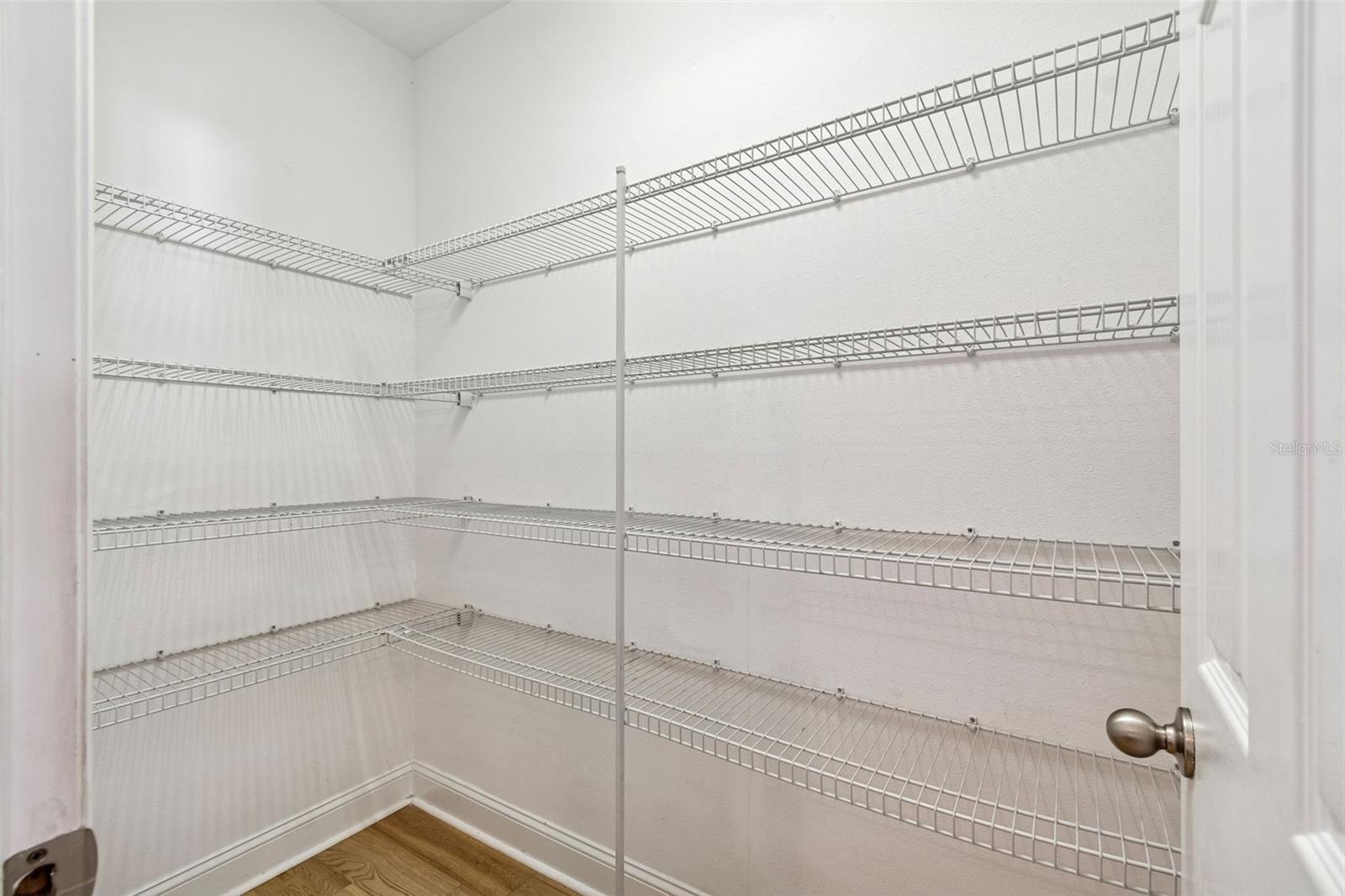 Listing photo id 13 for 32613 Summerglade Drive