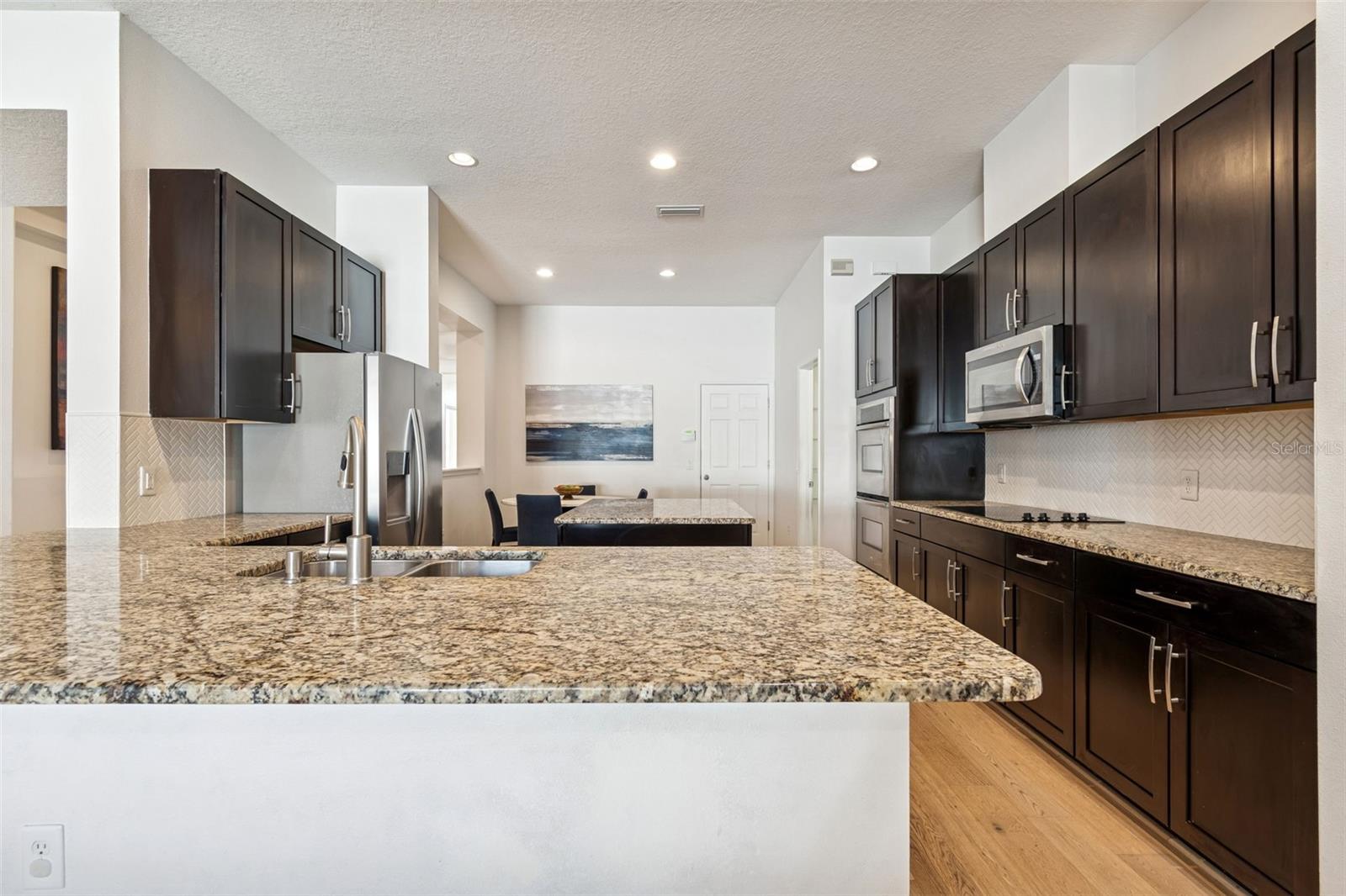 Listing photo id 16 for 32613 Summerglade Drive