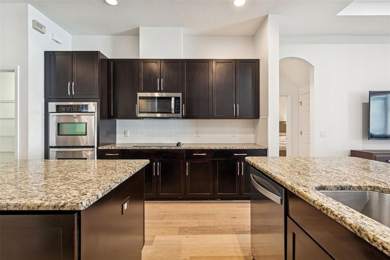 Listing photo id 19 for 32613 Summerglade Drive