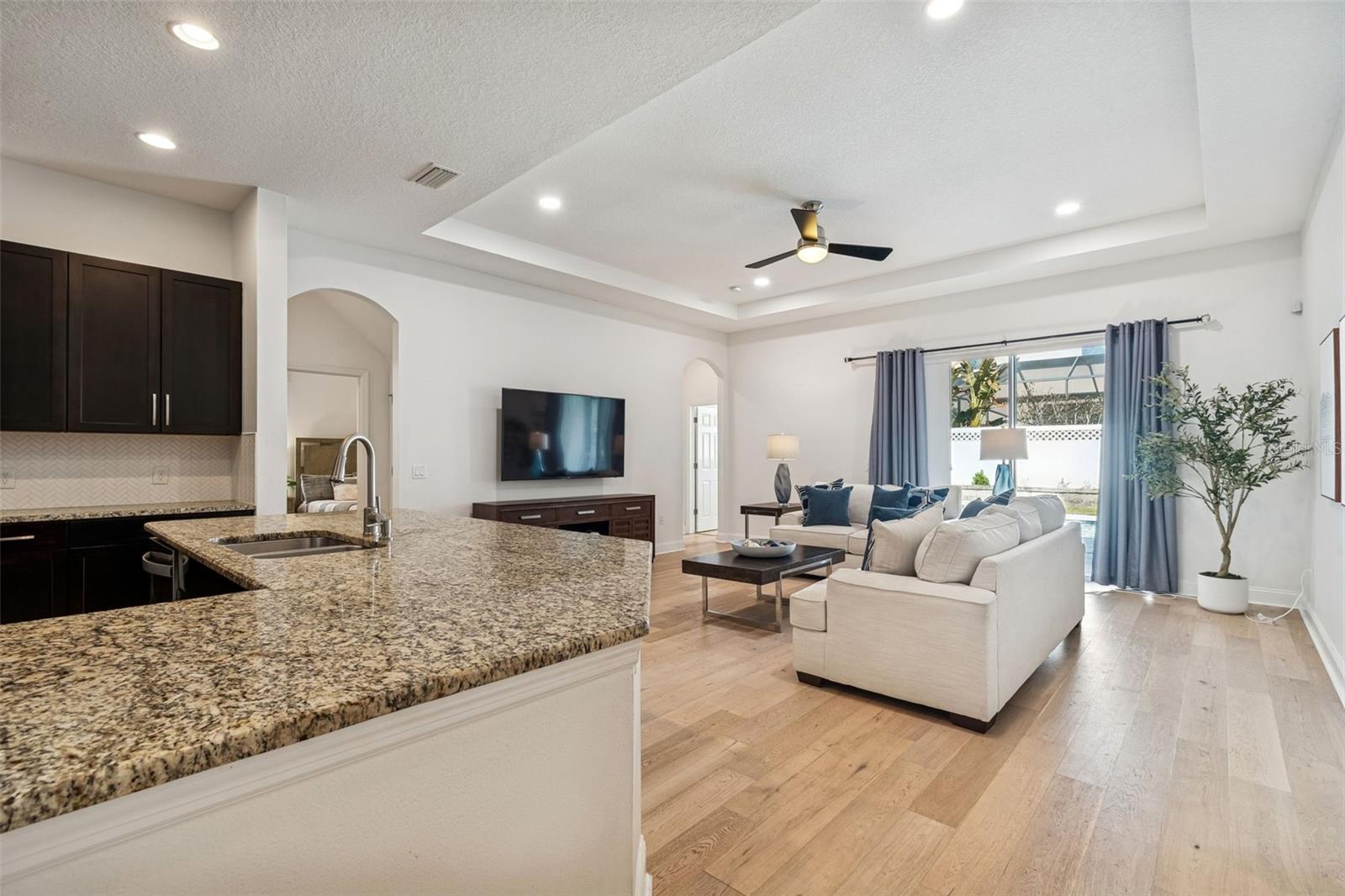 Listing photo id 20 for 32613 Summerglade Drive