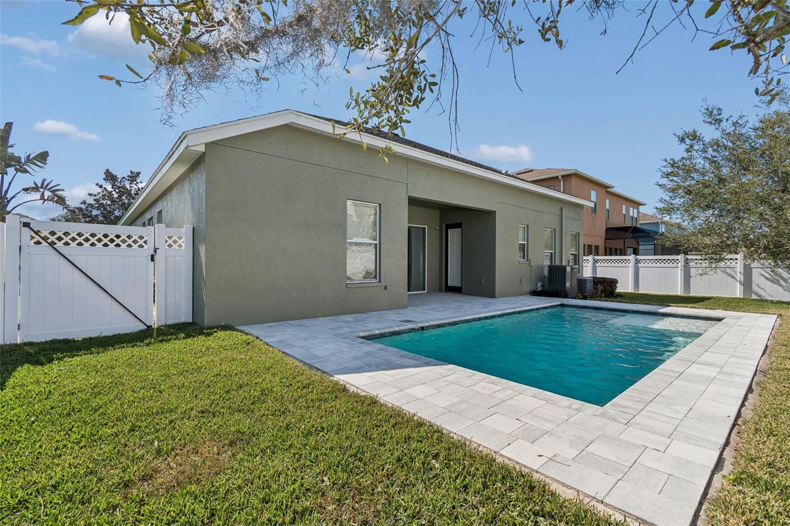 Listing photo id 25 for 32613 Summerglade Drive