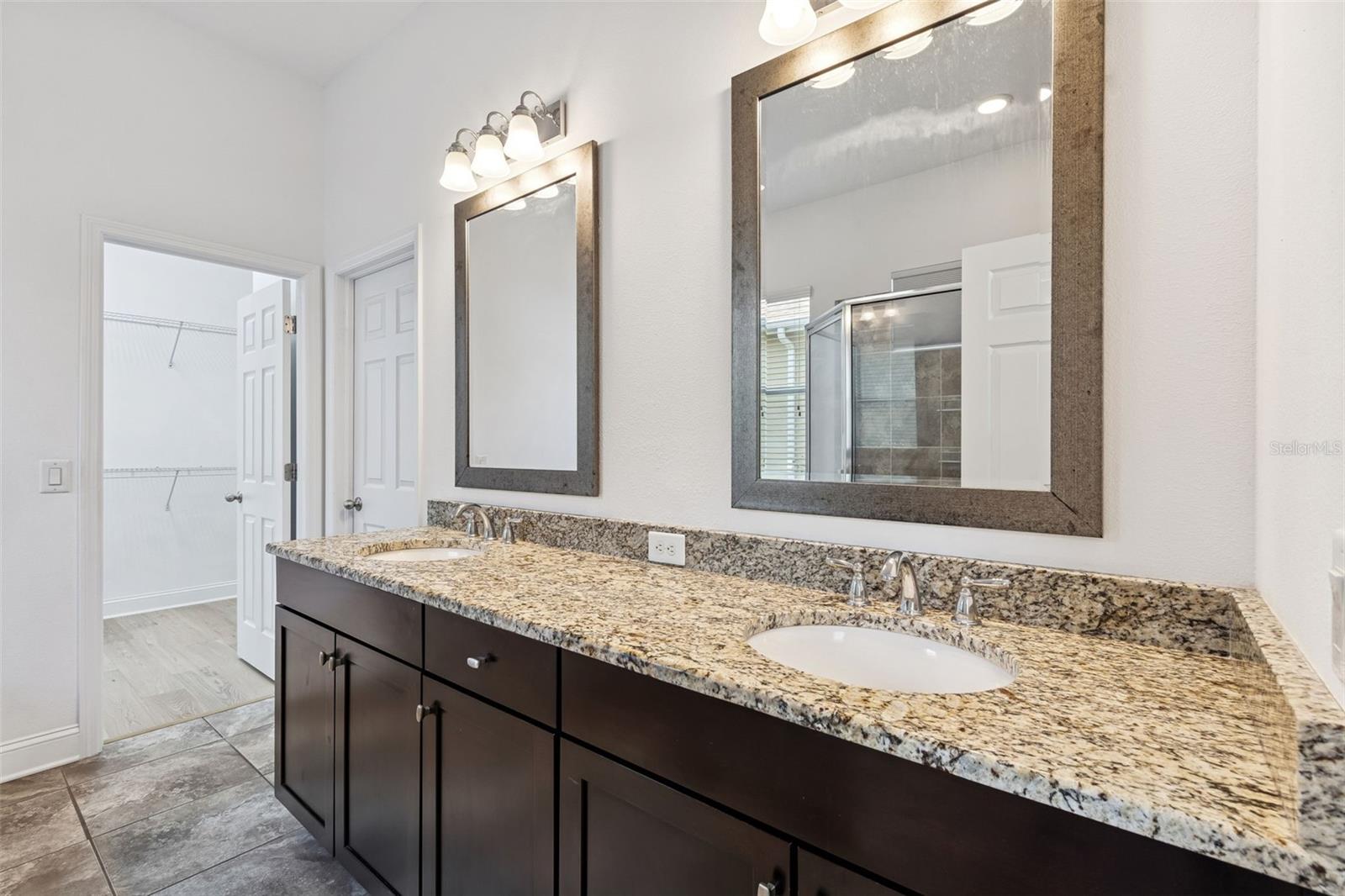 Listing photo id 33 for 32613 Summerglade Drive