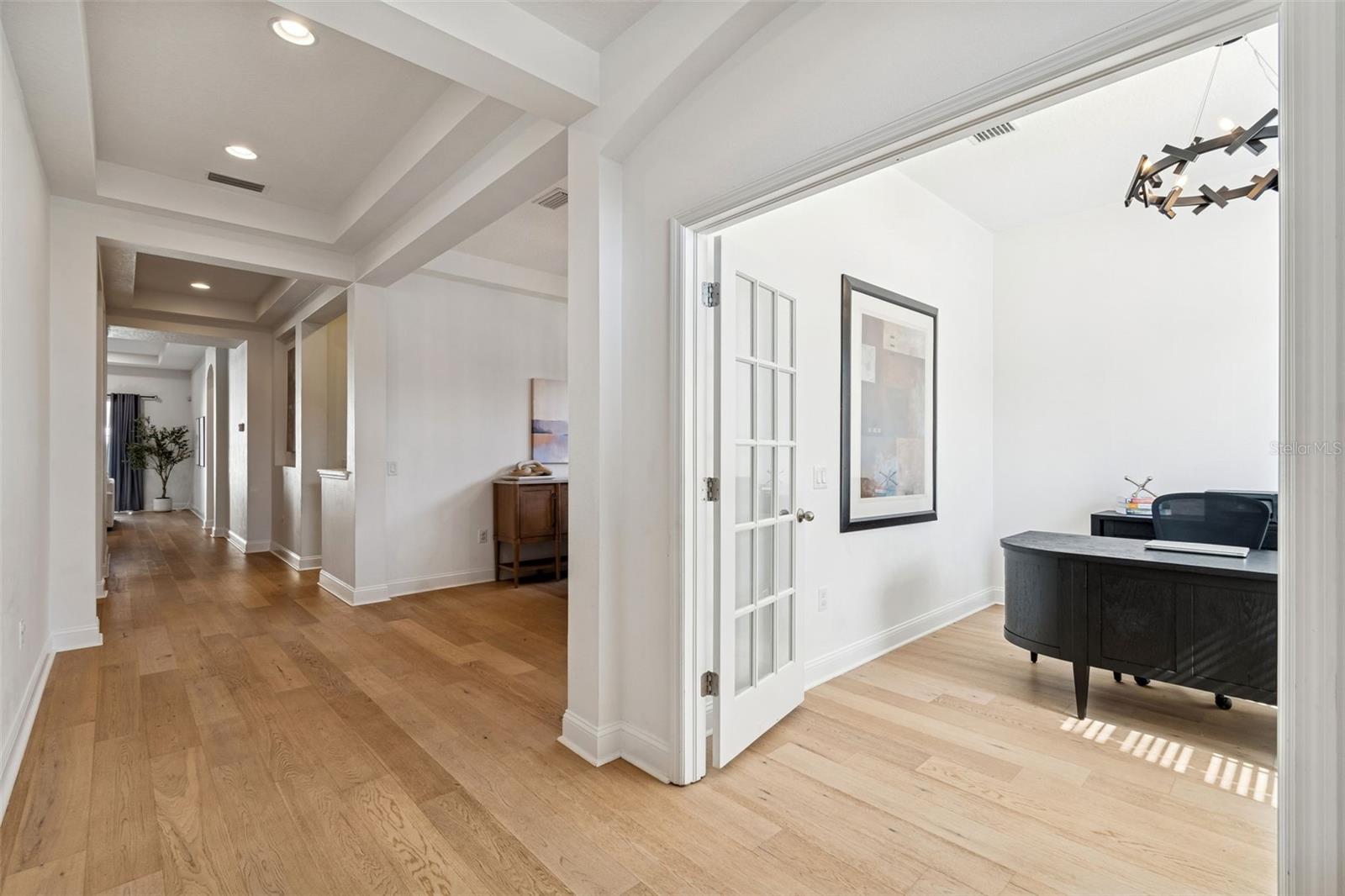 Listing photo id 2 for 32613 Summerglade Drive