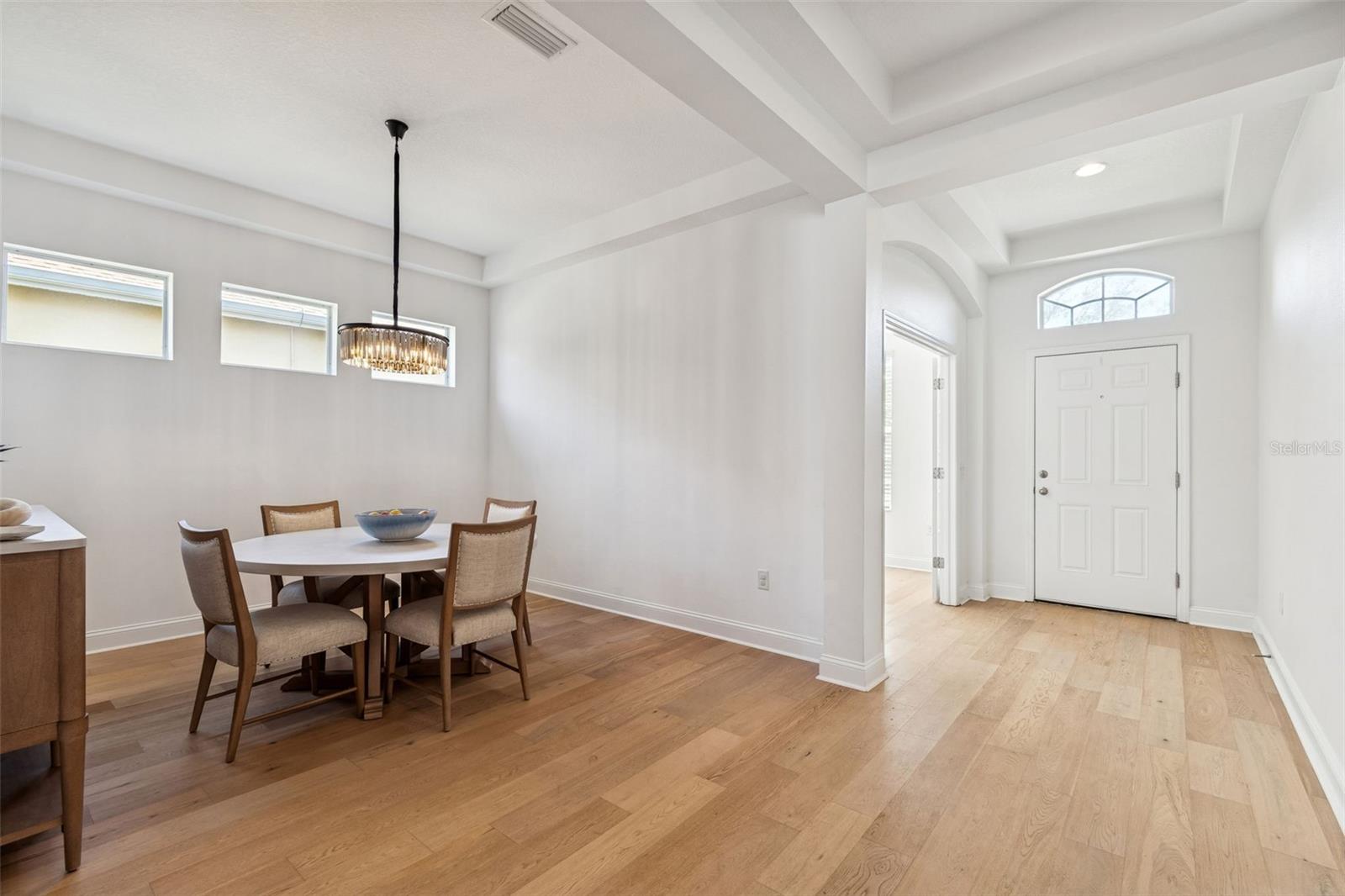 Listing photo id 4 for 32613 Summerglade Drive