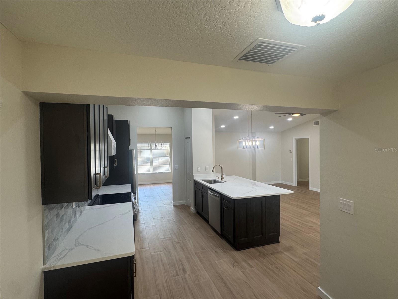 Image 6 of 25 For 2221 Cimarron Terrace