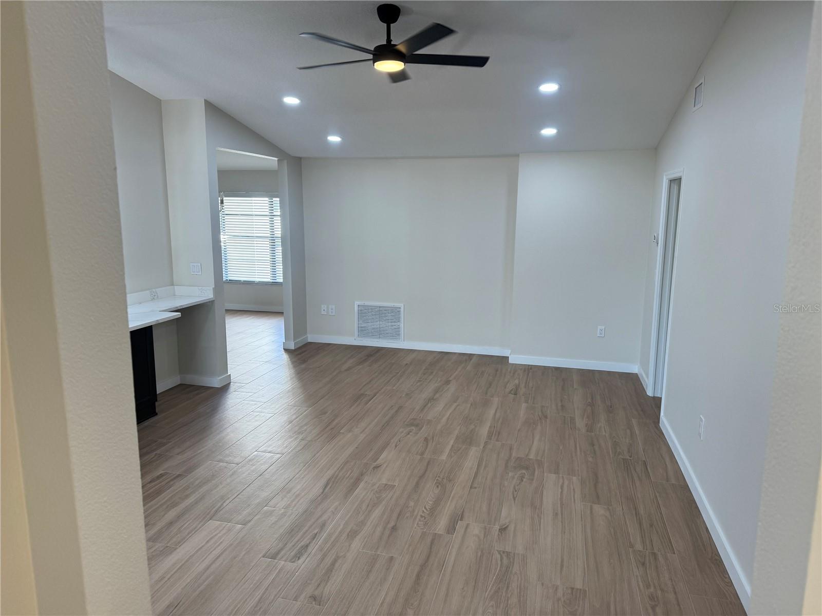 Image 7 of 25 For 2221 Cimarron Terrace