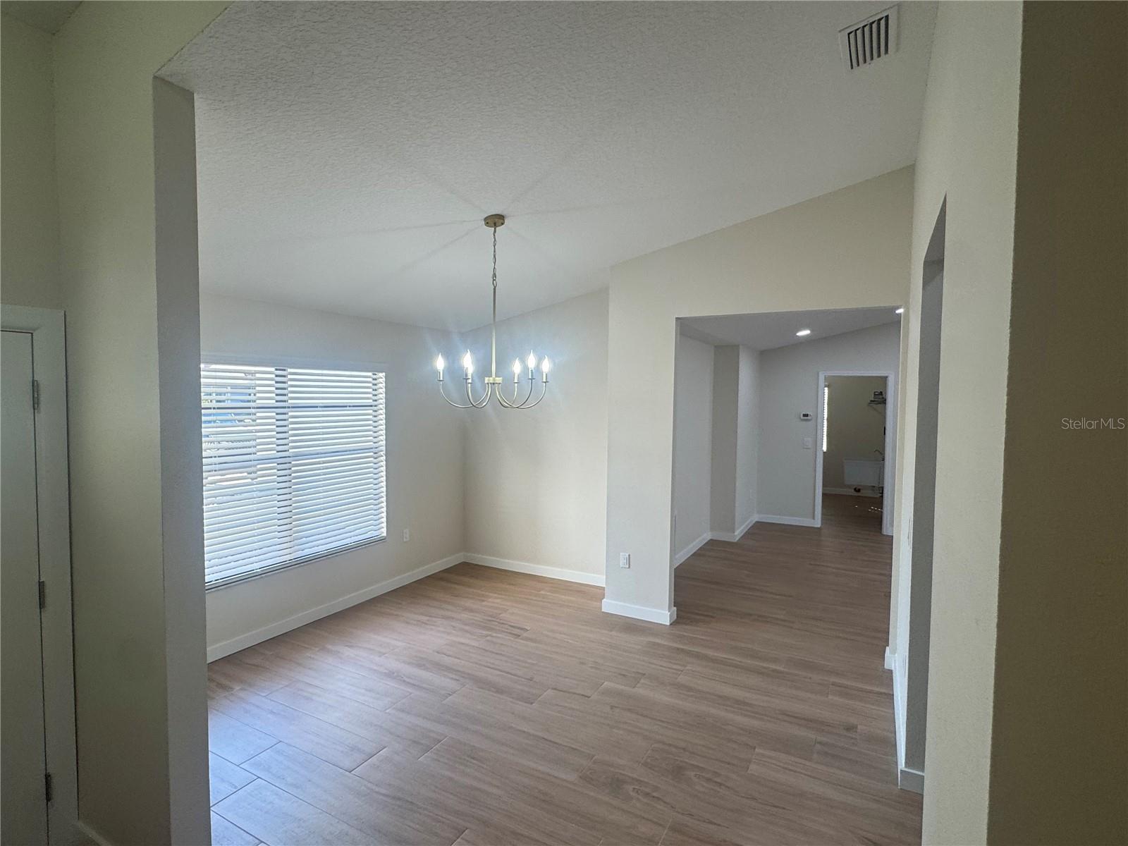 Image 9 of 25 For 2221 Cimarron Terrace