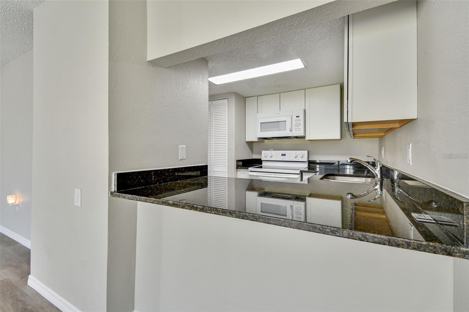 Image 15 of 51 For 726 Haven Place 726