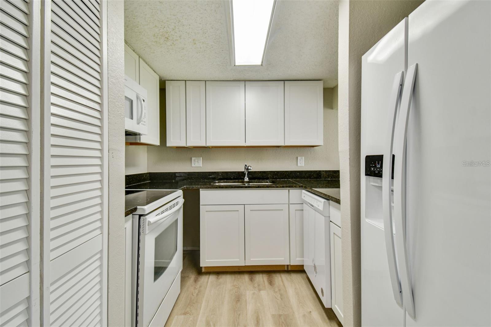 Image 16 of 51 For 726 Haven Place 726