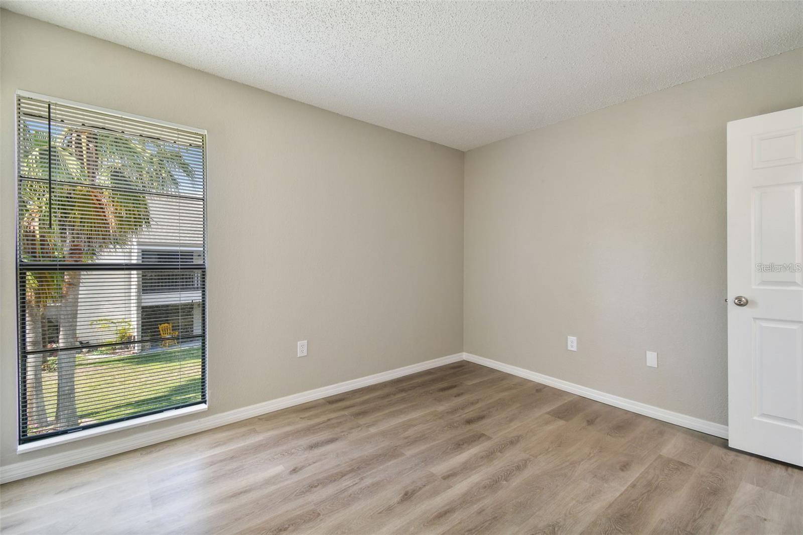 Image 28 of 51 For 726 Haven Place 726