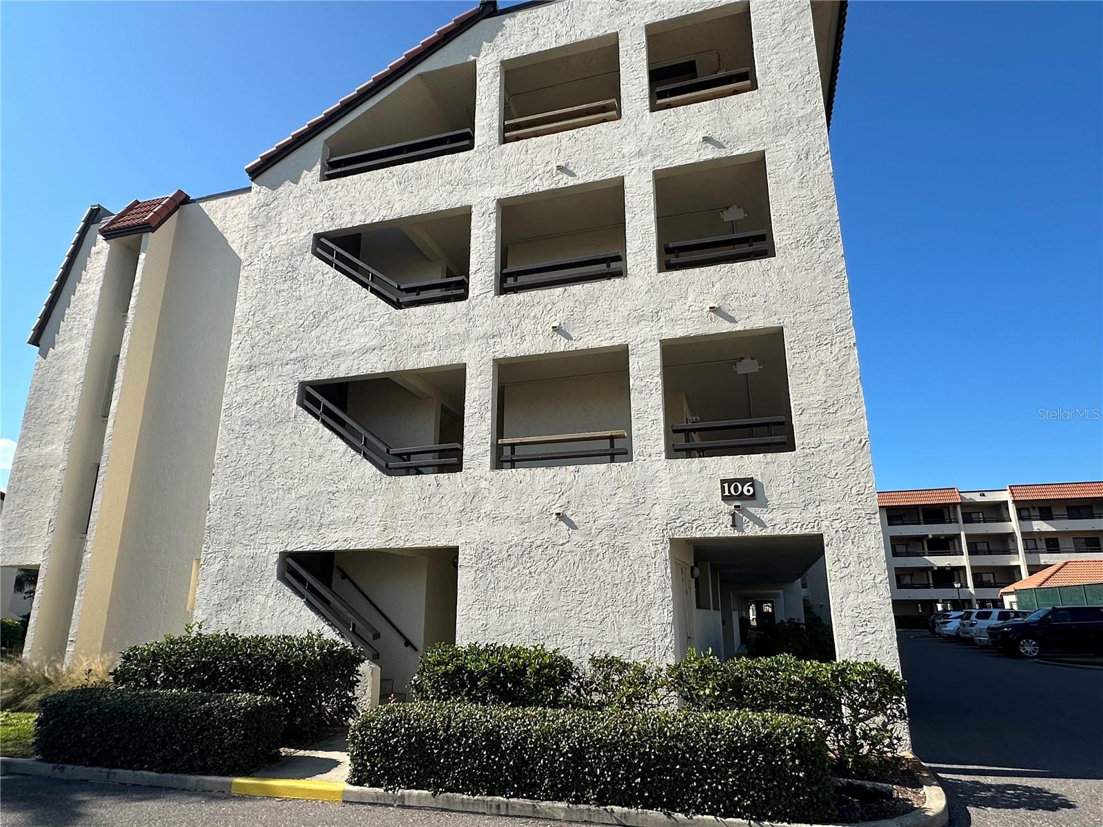 Image 32 of 39 For 106 1st Street E 115