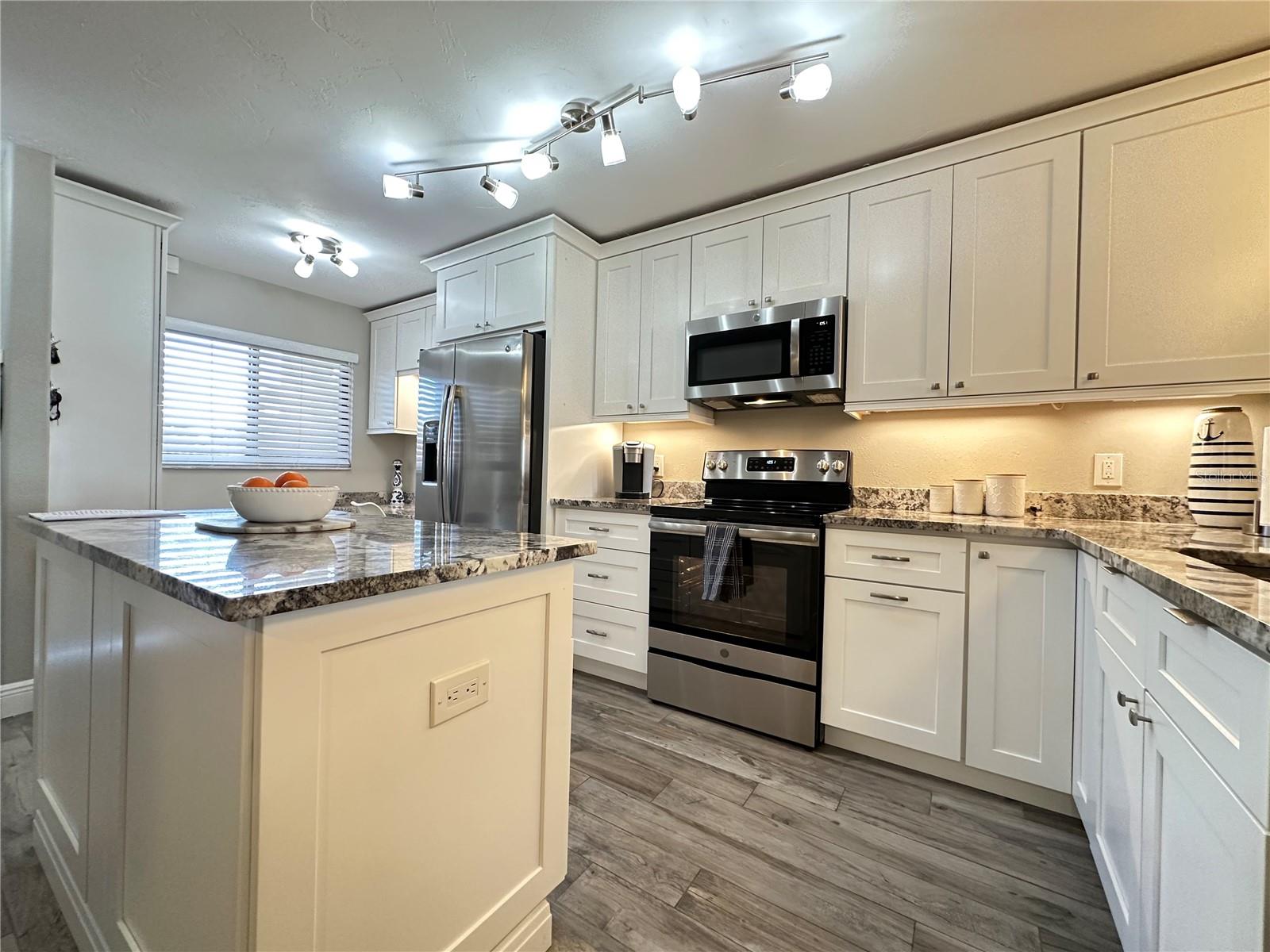 Image 7 of 39 For 106 1st Street E 115