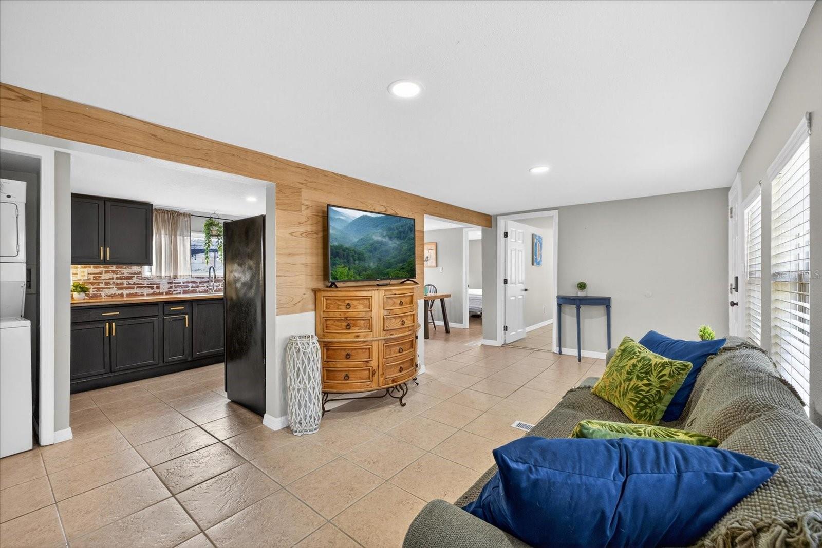 Image 10 of 37 For 7286 Aberdeen Court