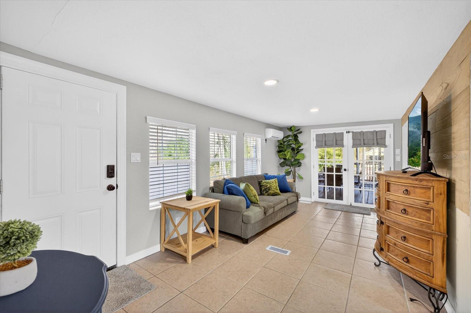 Image 11 of 37 For 7286 Aberdeen Court