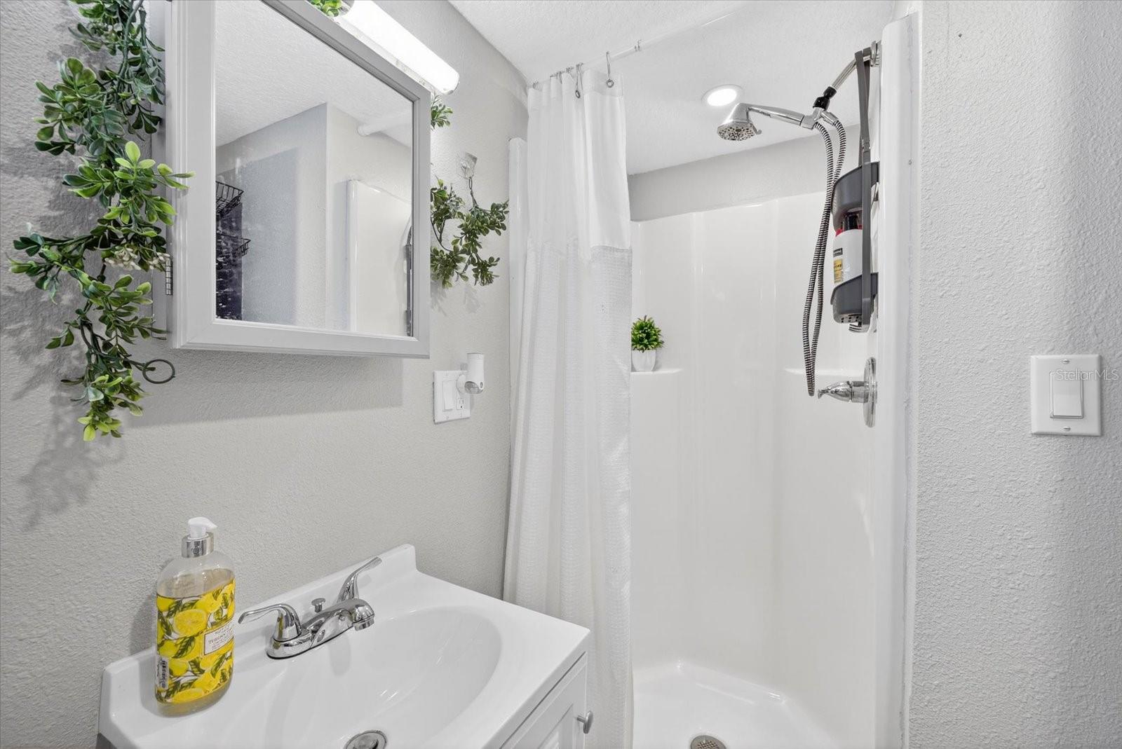 Image 16 of 37 For 7286 Aberdeen Court