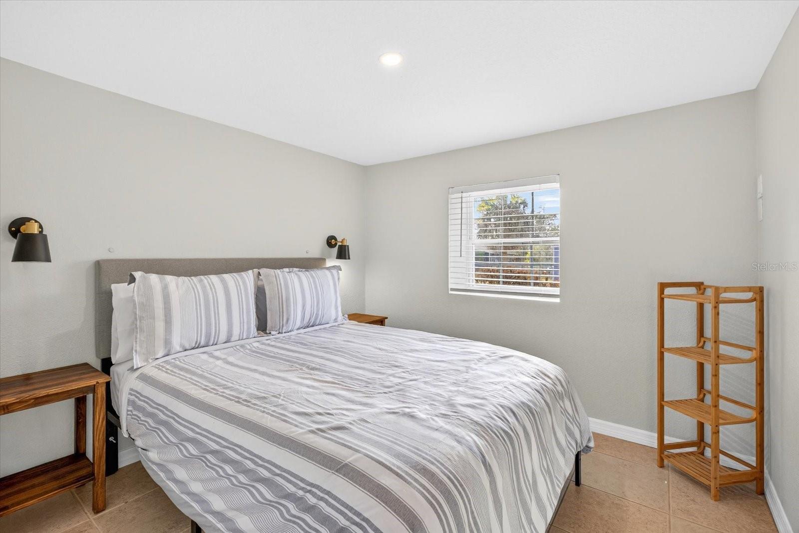 Image 17 of 37 For 7286 Aberdeen Court