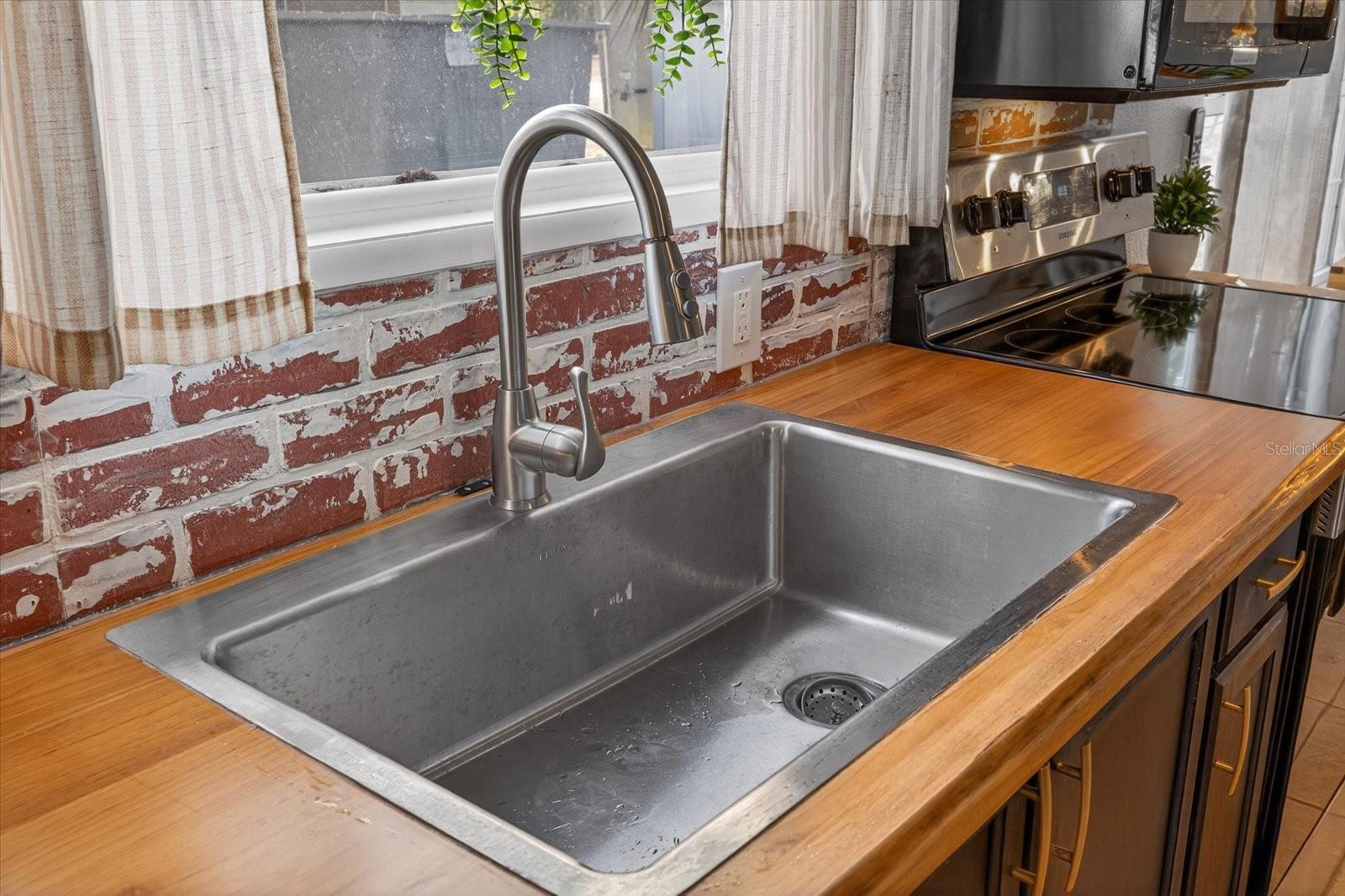 Image 7 of 37 For 7286 Aberdeen Court