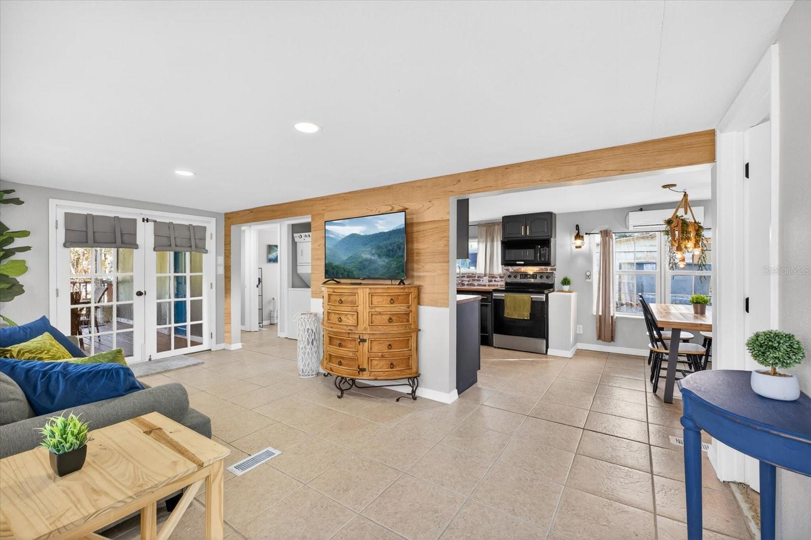 Image 9 of 37 For 7286 Aberdeen Court