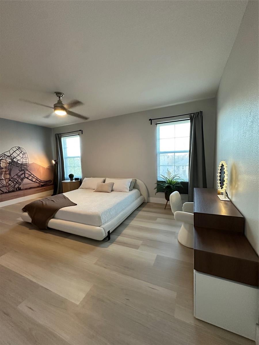 Image 17 of 26 For 11167 Leland Groves Drive