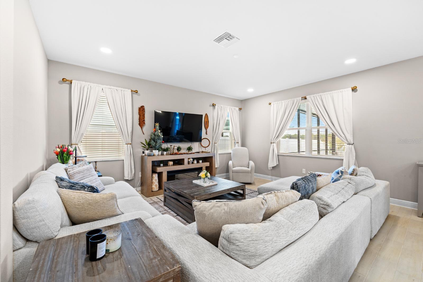 Image 7 of 37 For 31795 Asbury Avenue