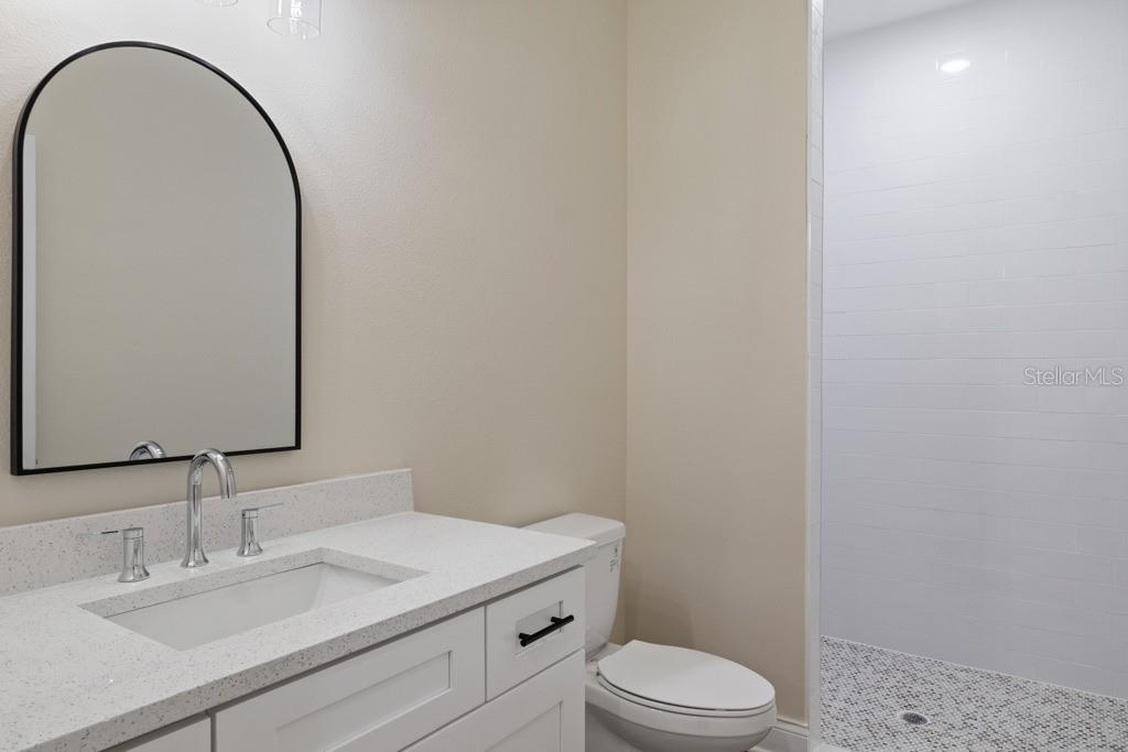 Image 10 of 22 For 4208 Manhattan Avenue 2