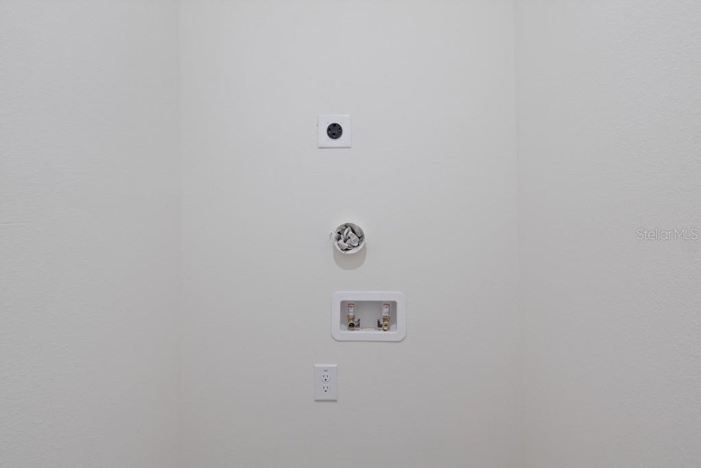 Image 11 of 22 For 4208 Manhattan Avenue 2