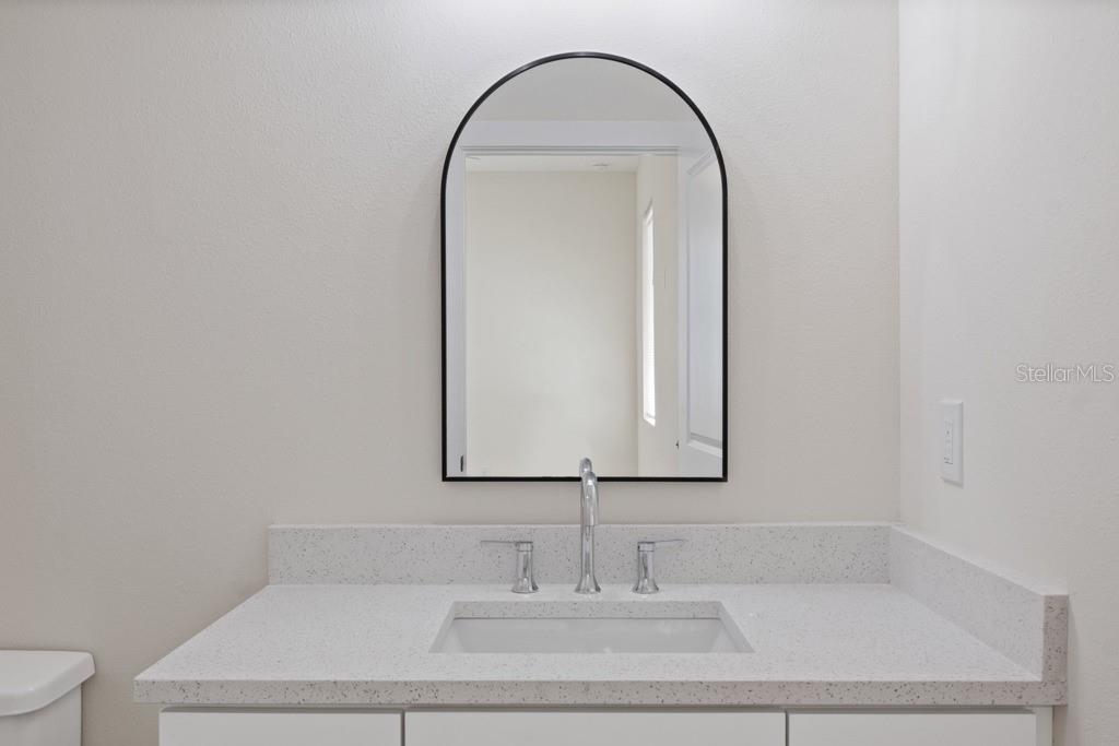 Image 15 of 22 For 4208 Manhattan Avenue 2