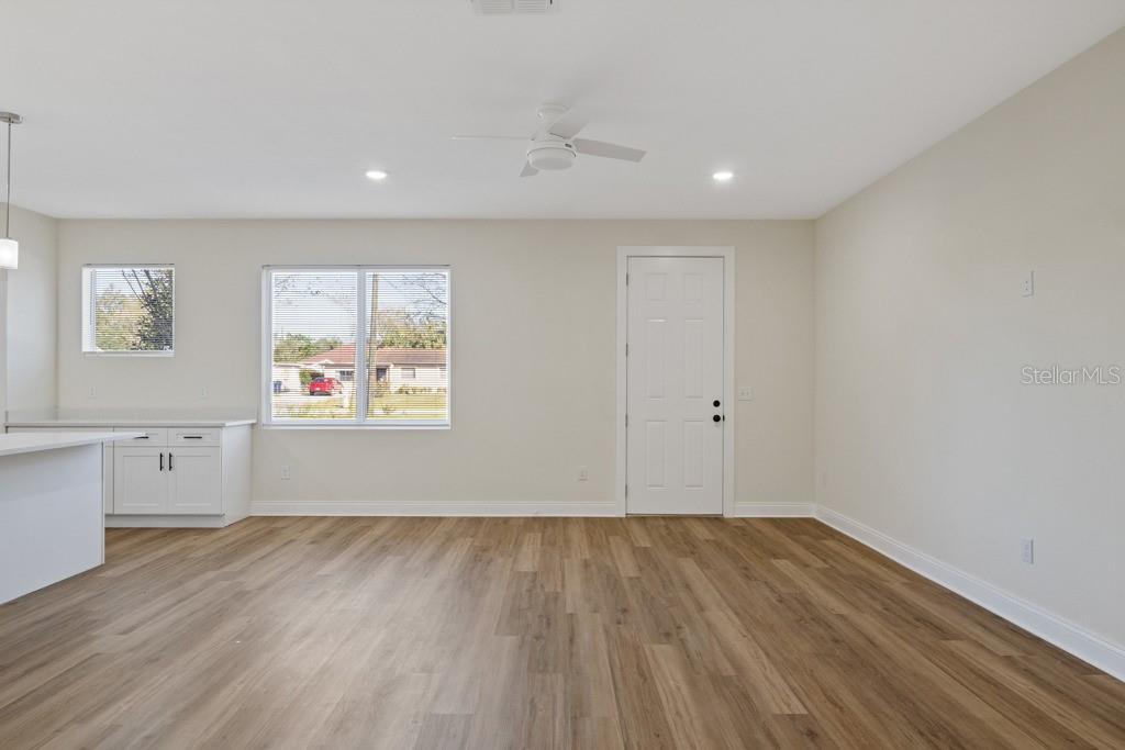 Image 5 of 22 For 4208 Manhattan Avenue 2