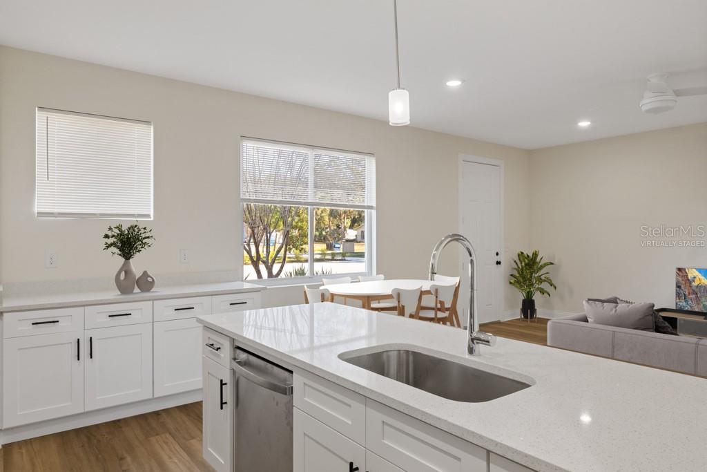 Image 8 of 22 For 4208 Manhattan Avenue 2