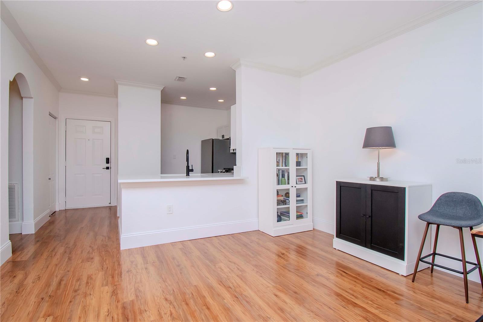 Image 17 of 61 For 2732 Via Murano  524