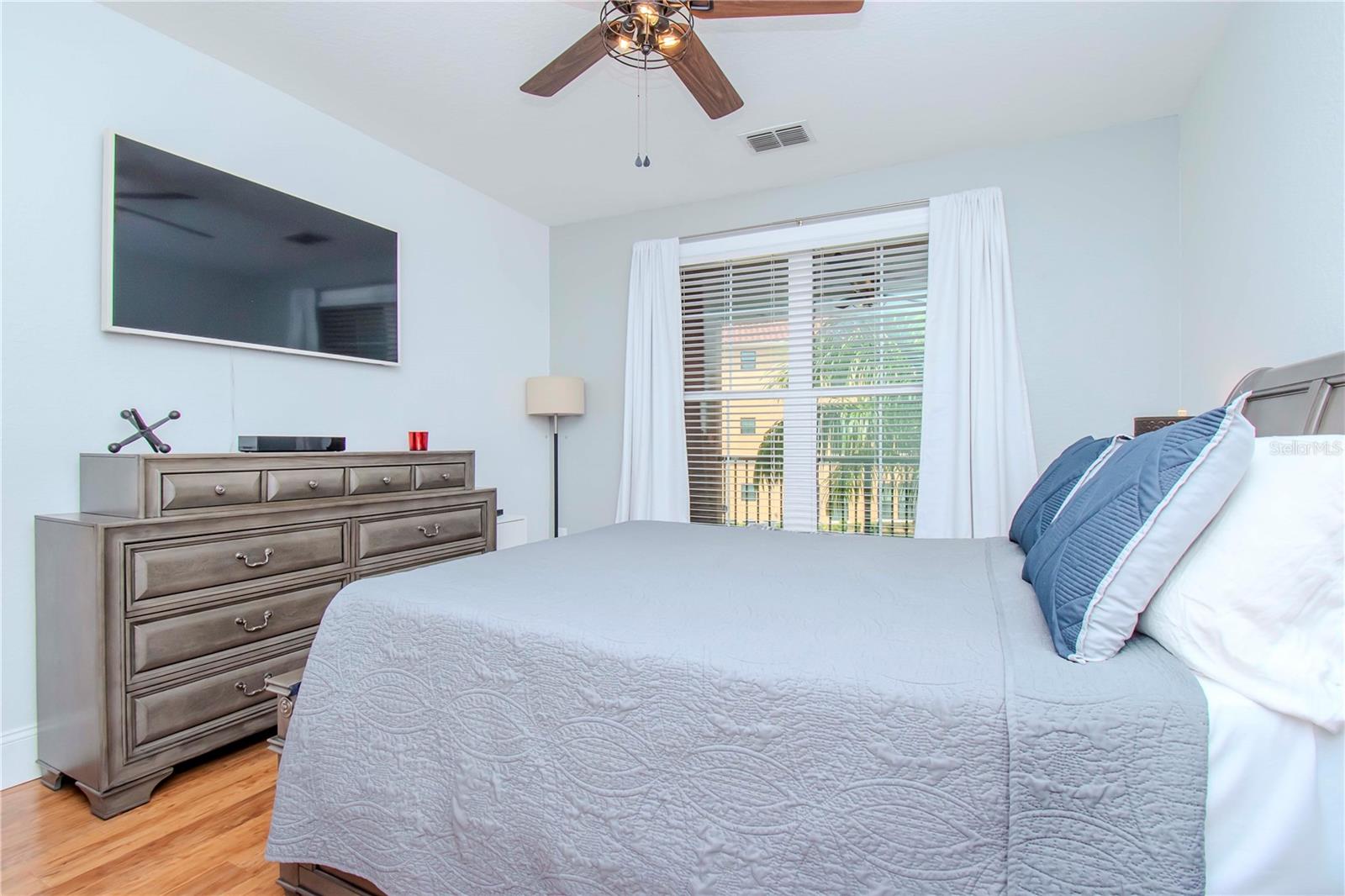 Image 23 of 61 For 2732 Via Murano  524