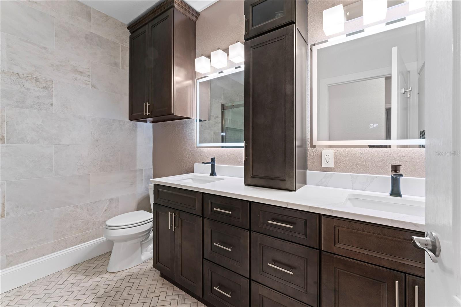 Image 28 of 61 For 2732 Via Murano  524