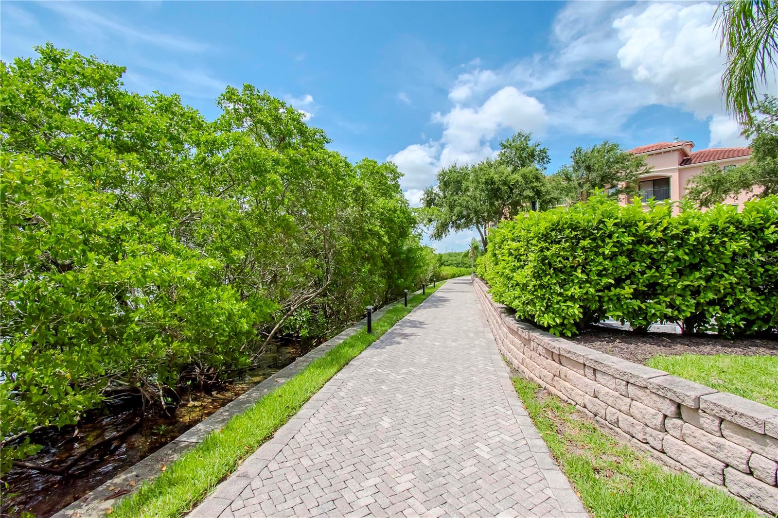 Image 32 of 61 For 2732 Via Murano  524