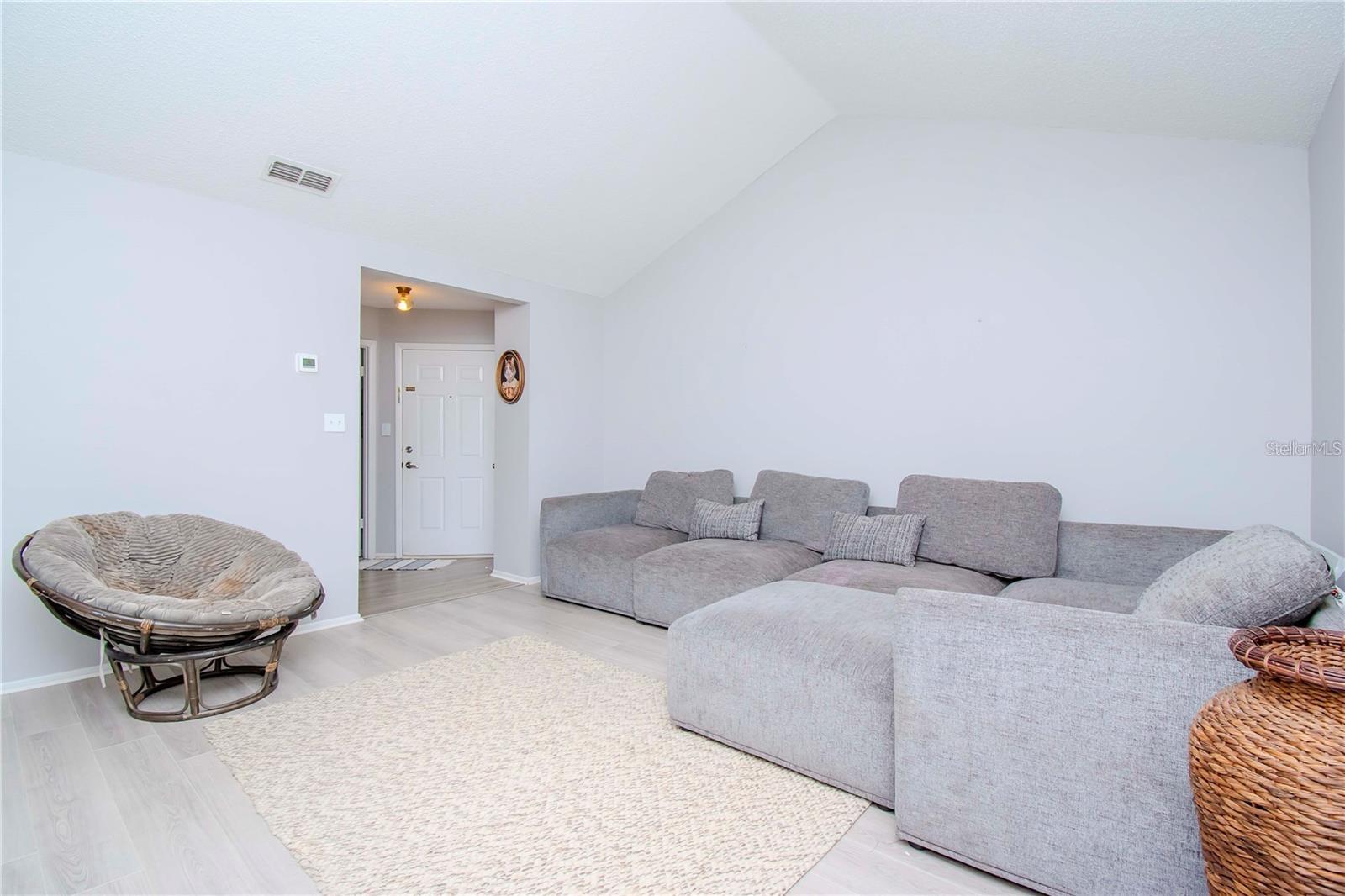 Image 5 of 25 For 8734 Mallard Reserve Drive 201