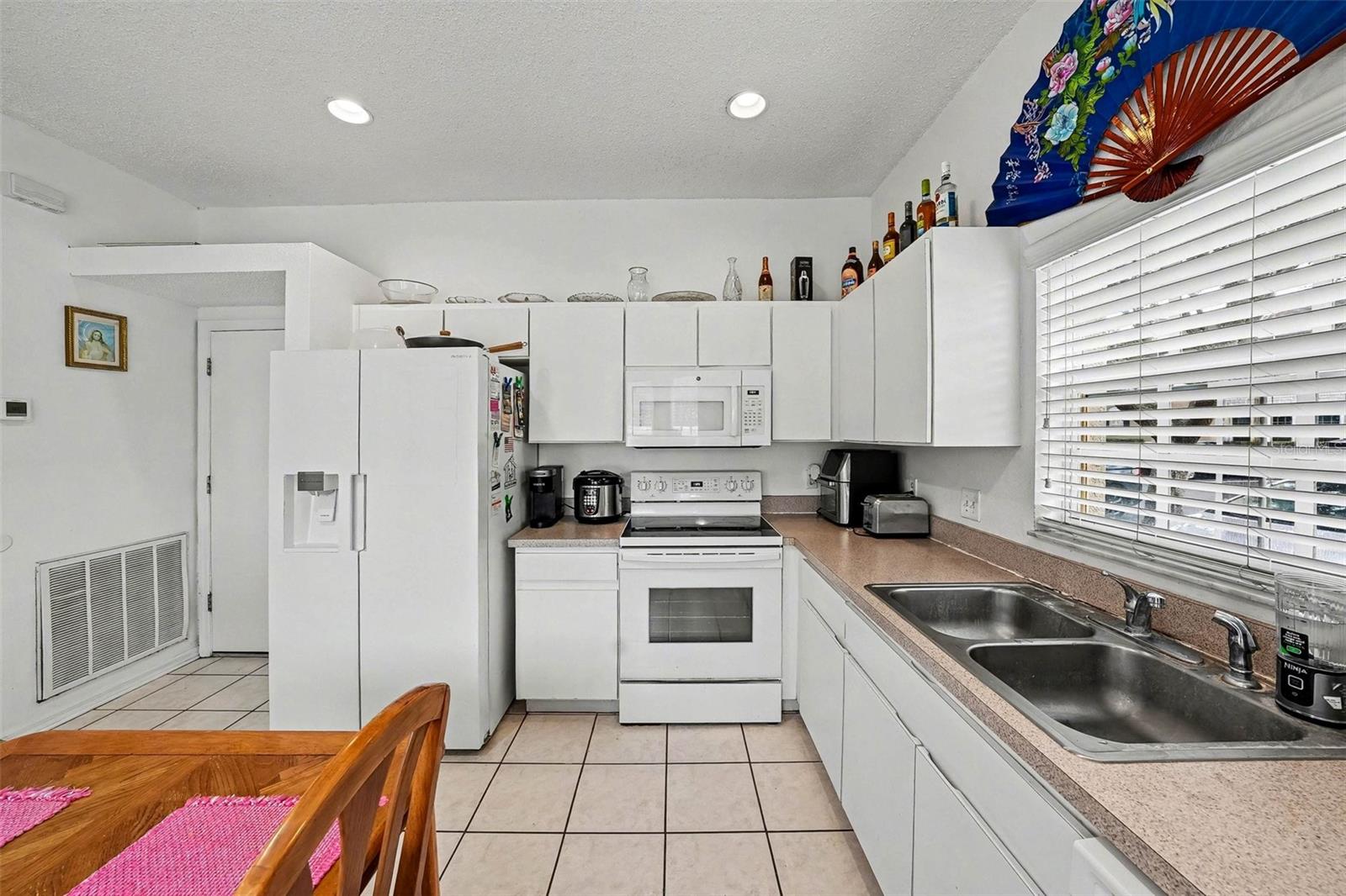 Image 8 of 23 For 10109 Belleville Place