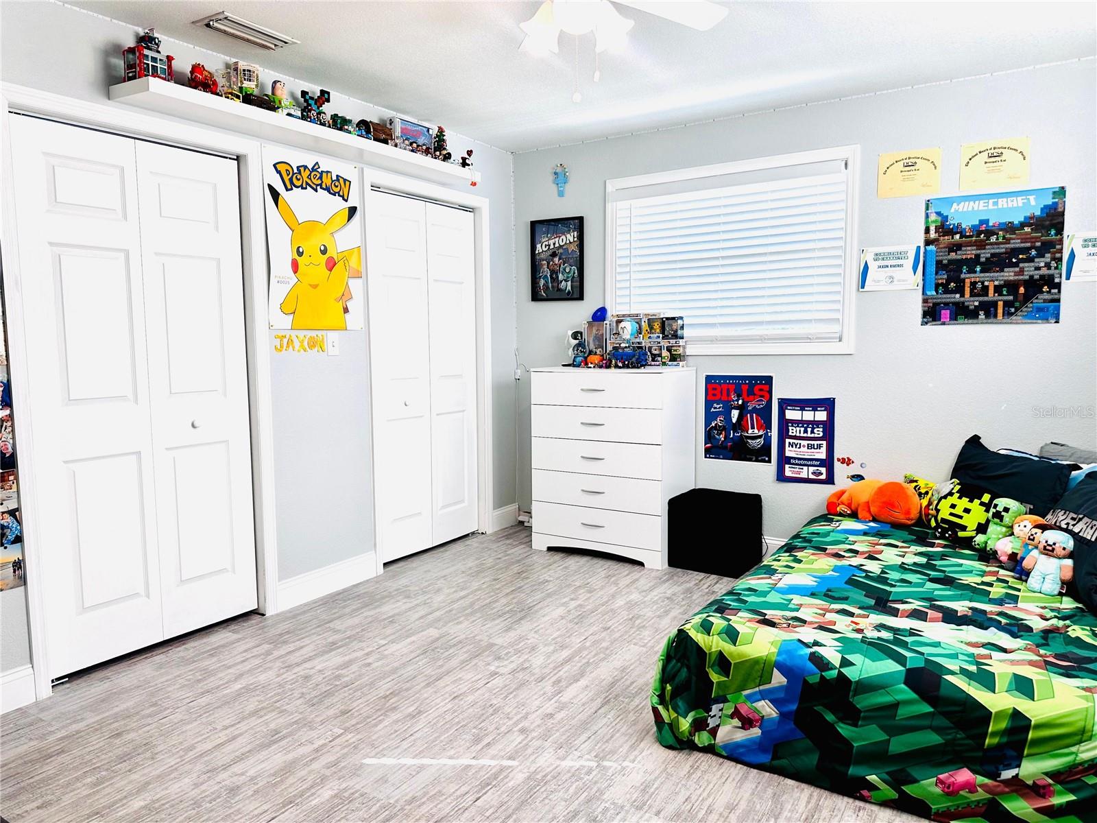 Image 10 of 52 For 17706 1st Street E