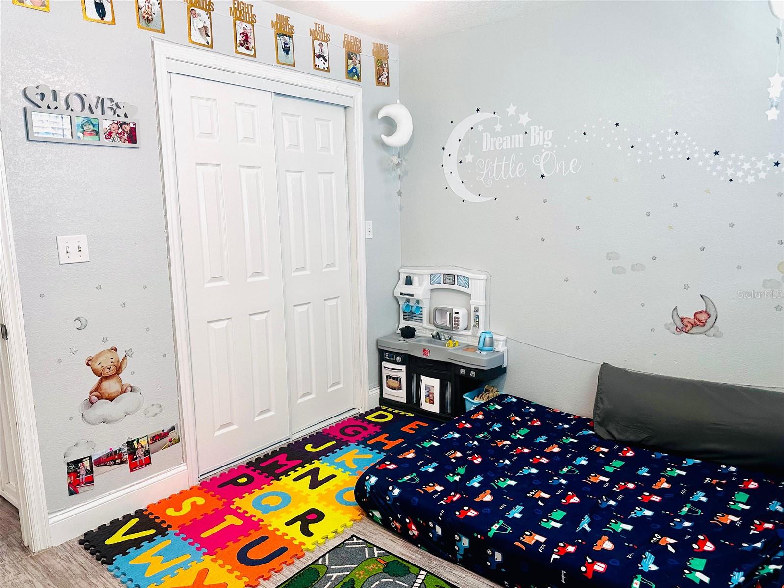 Image 11 of 52 For 17706 1st Street E