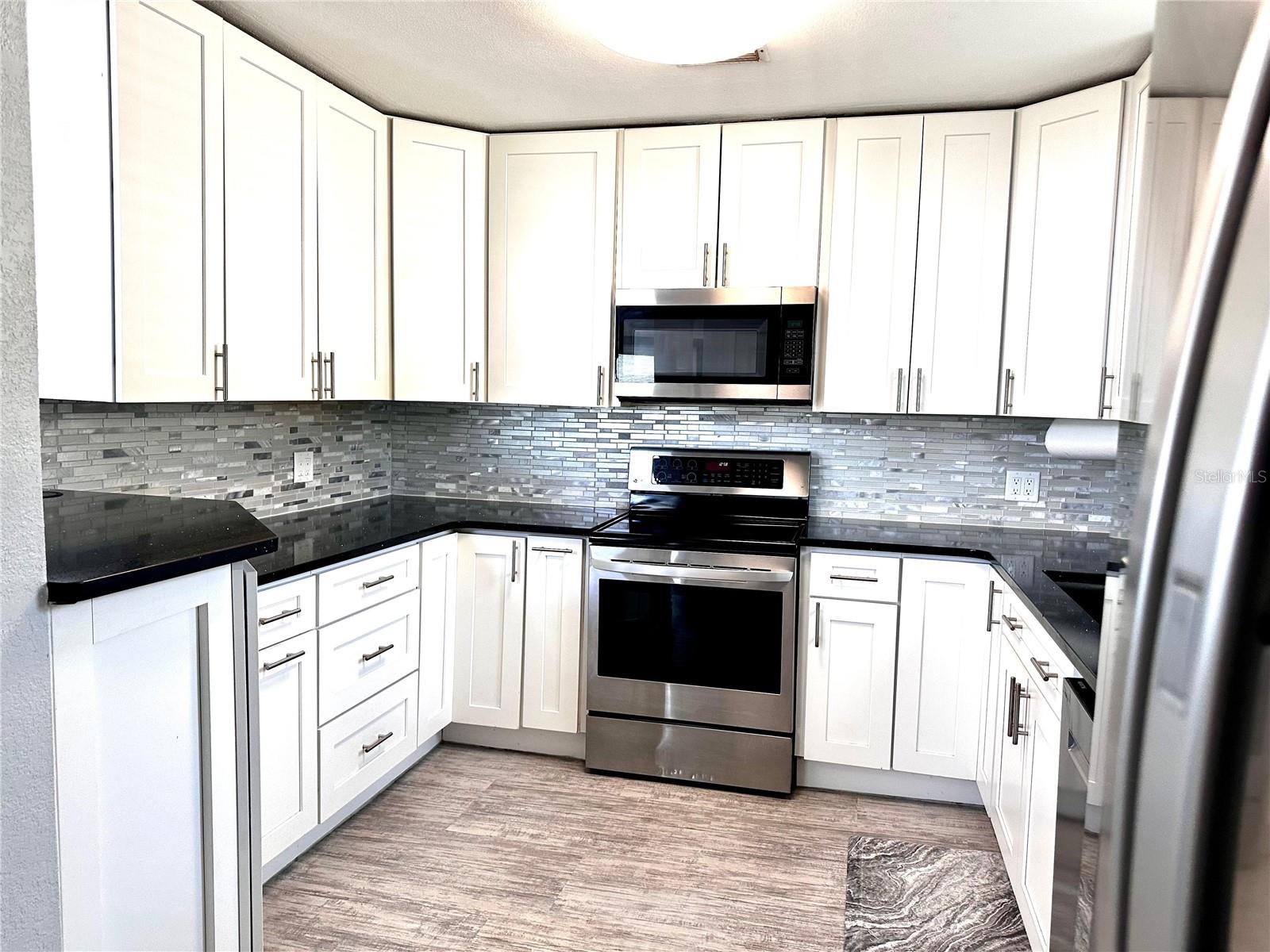 Image 7 of 52 For 17706 1st Street E