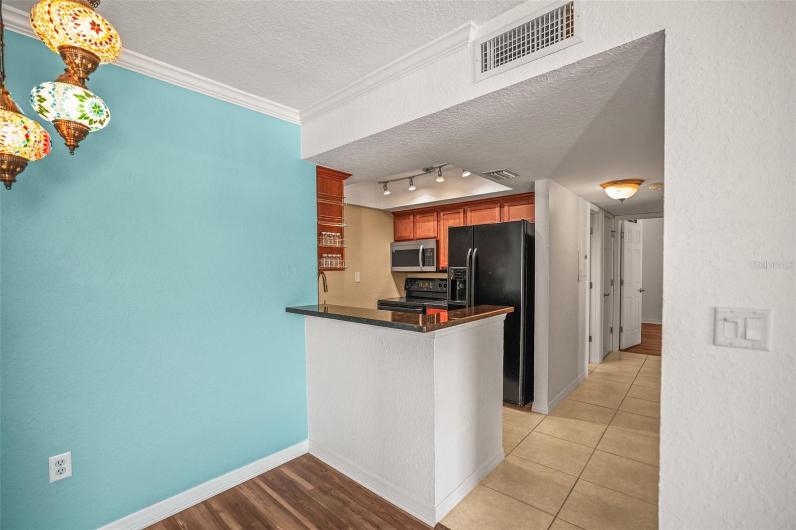 Image 13 of 48 For 704 Lyndhurst Street 624