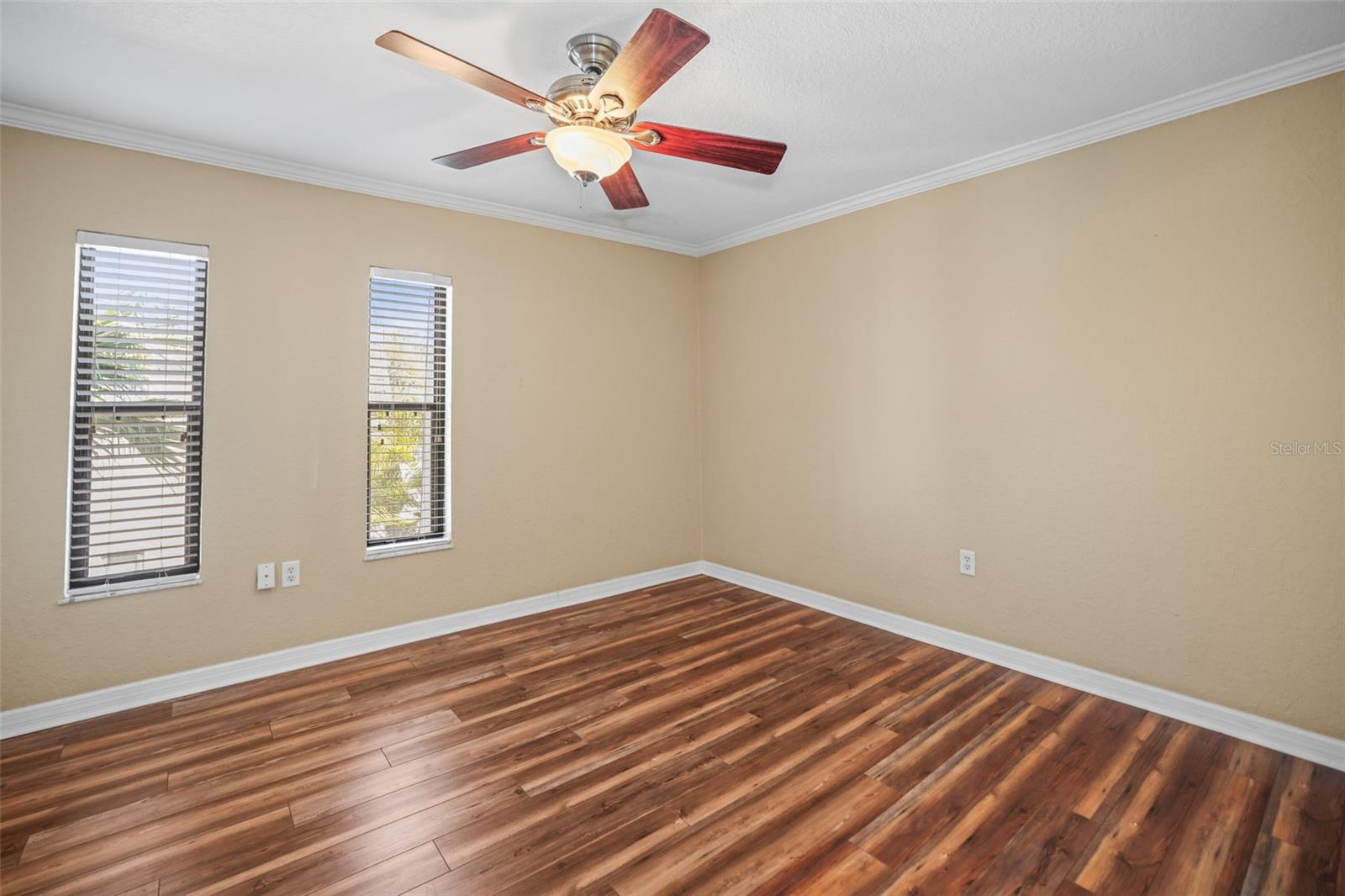 Image 18 of 48 For 704 Lyndhurst Street 624