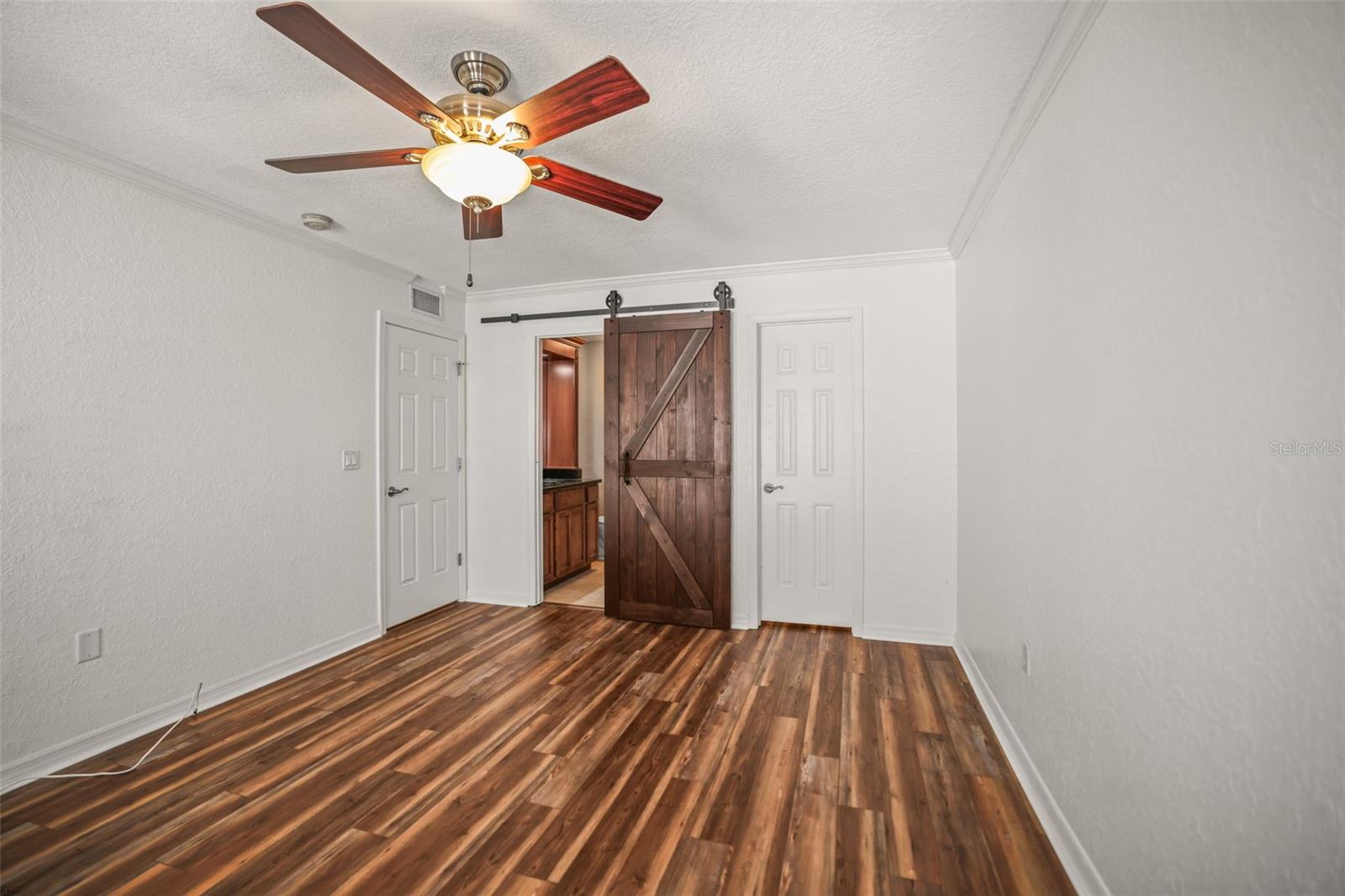 Image 22 of 48 For 704 Lyndhurst Street 624