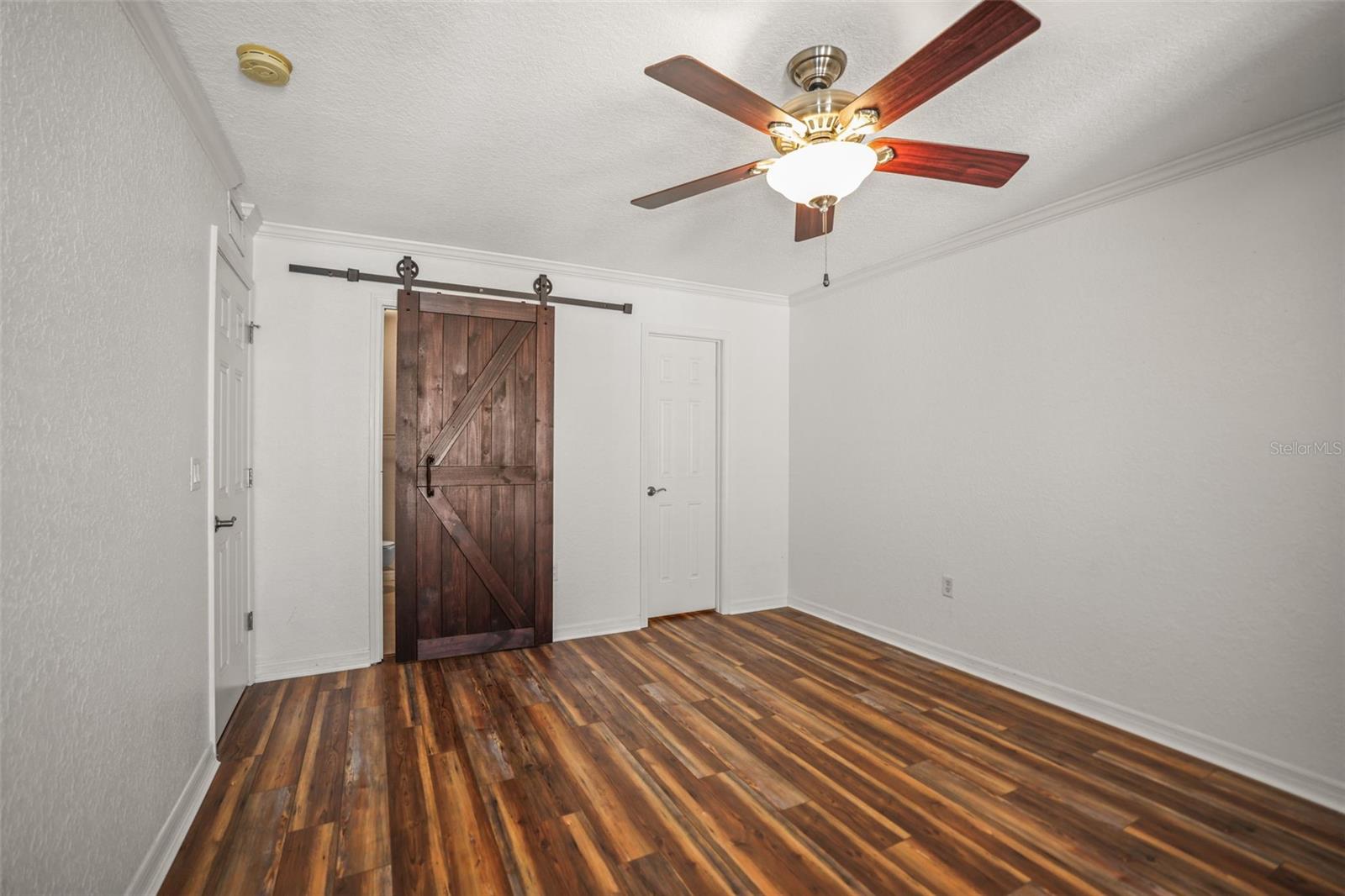 Image 23 of 48 For 704 Lyndhurst Street 624