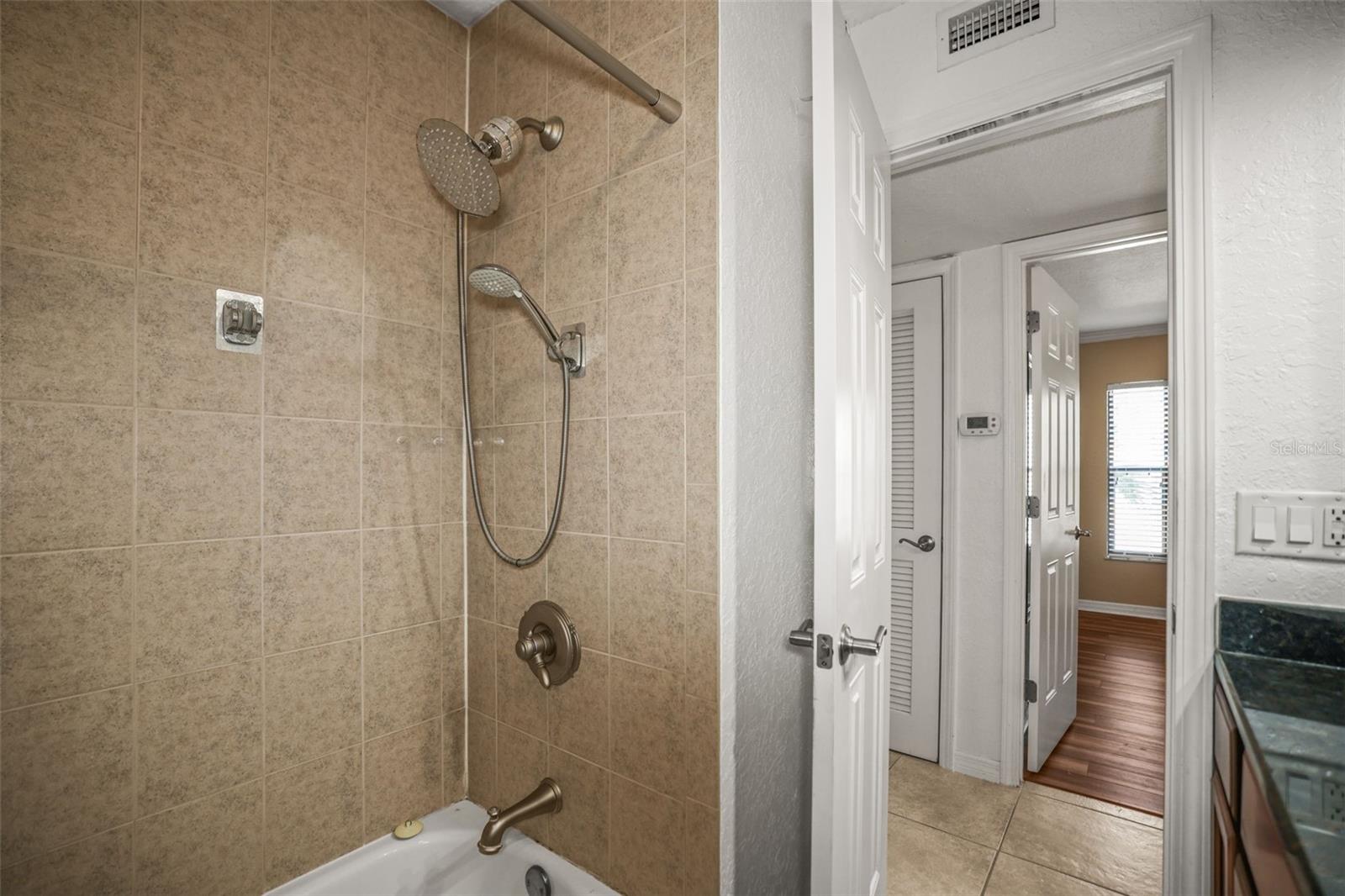 Image 26 of 48 For 704 Lyndhurst Street 624